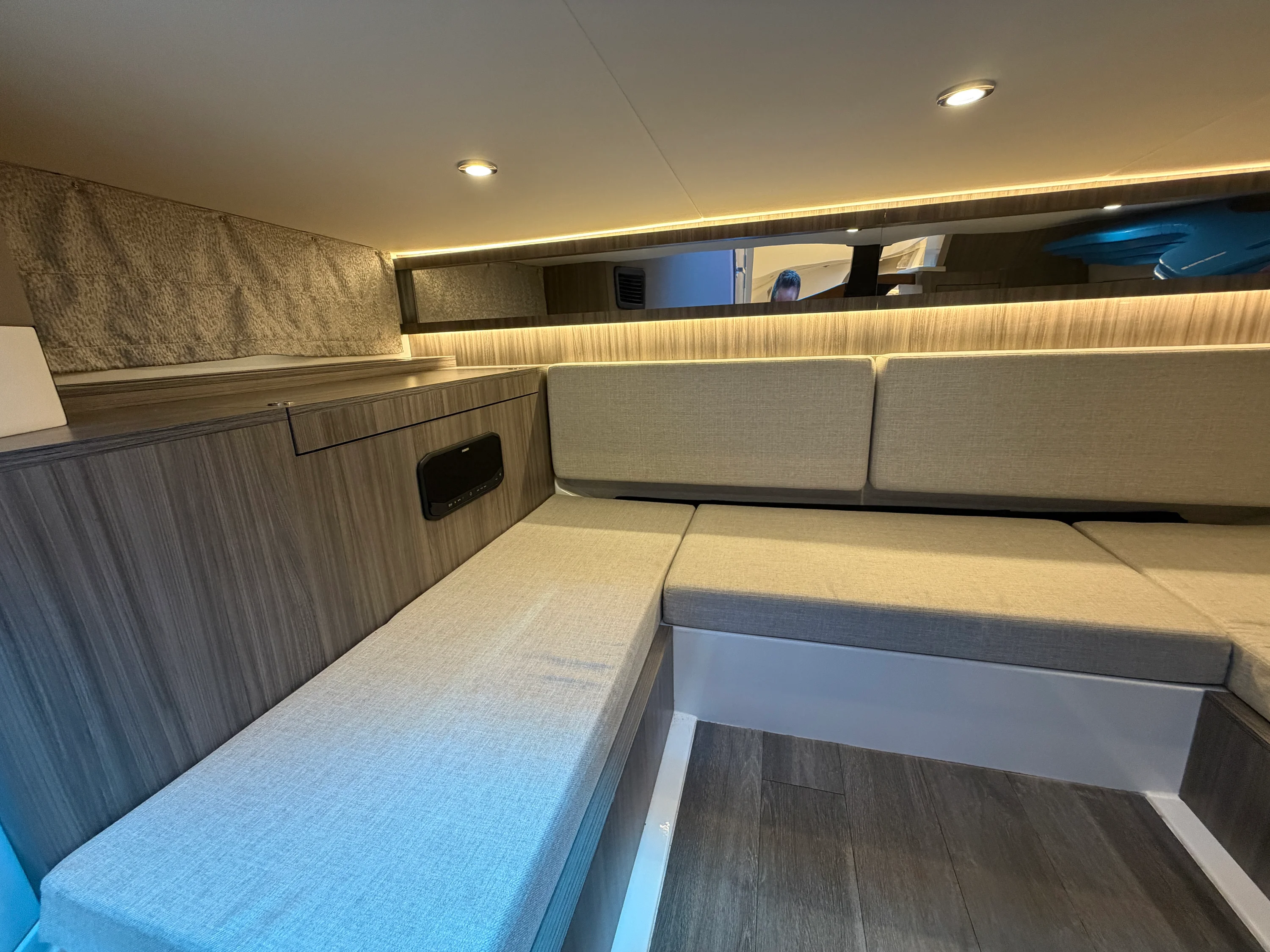 2023 Sea Ray 370 Sundancer Image Thumbnail #23