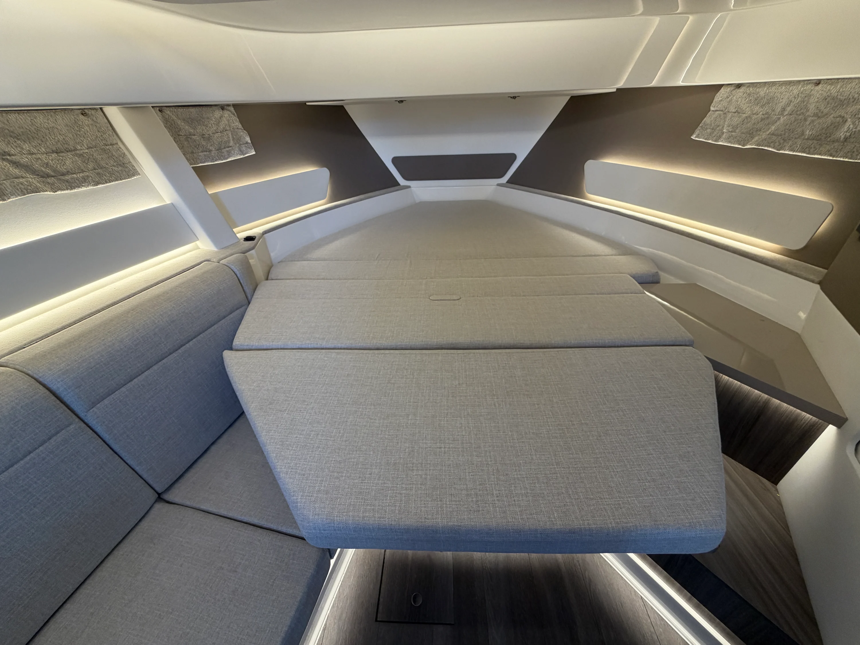 2023 Sea Ray 370 Sundancer Image Thumbnail #20