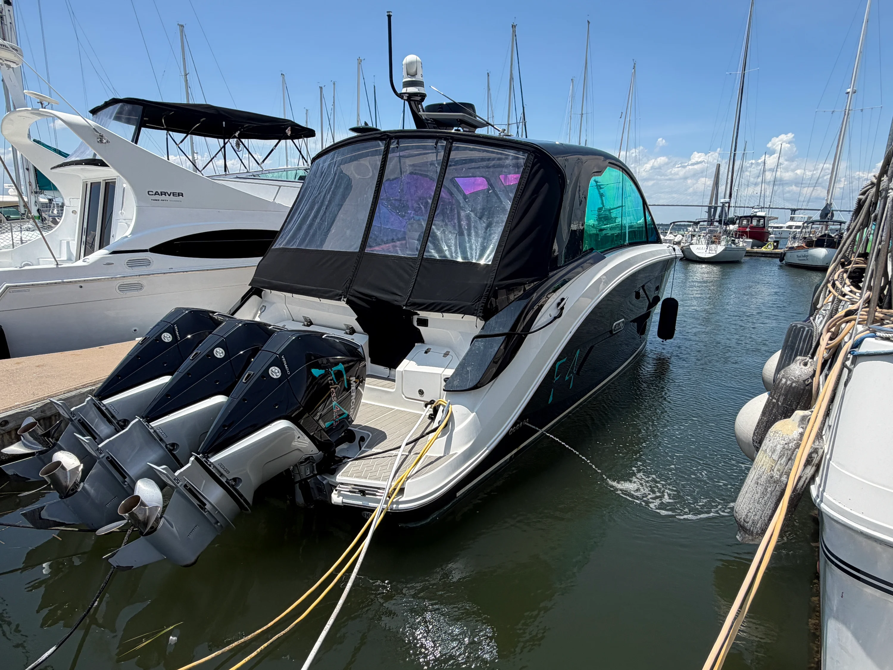 2023 Sea Ray 370 Sundancer Image Thumbnail #3