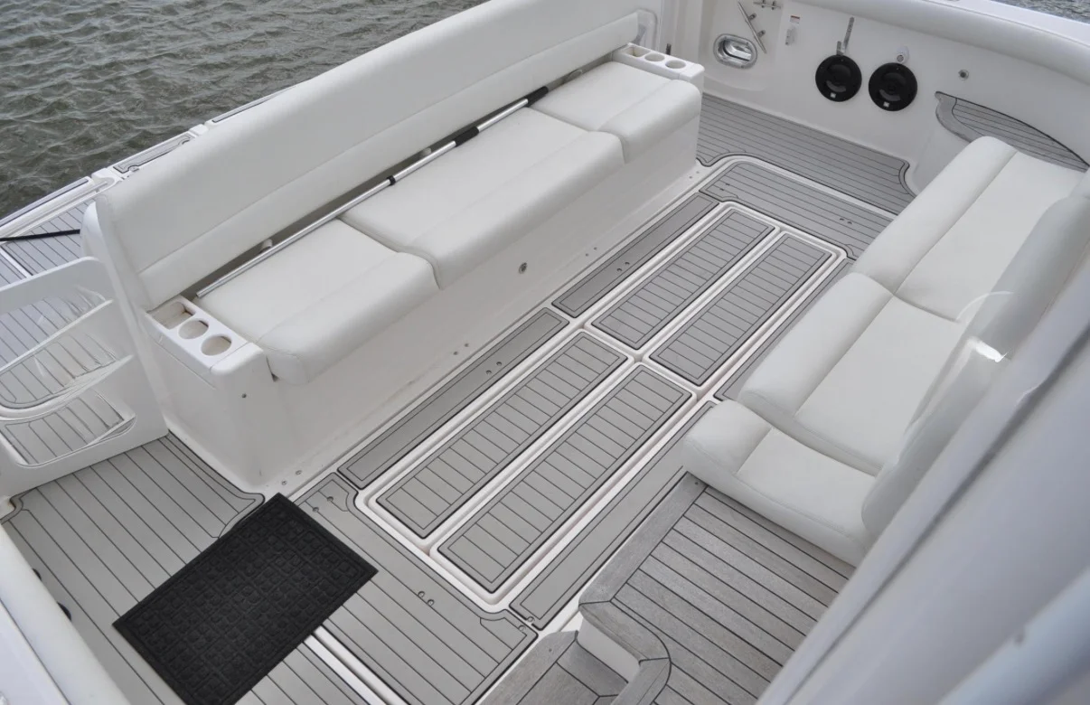 2005 Tiara Yachts 5200 SOVRAN Image Thumbnail #4