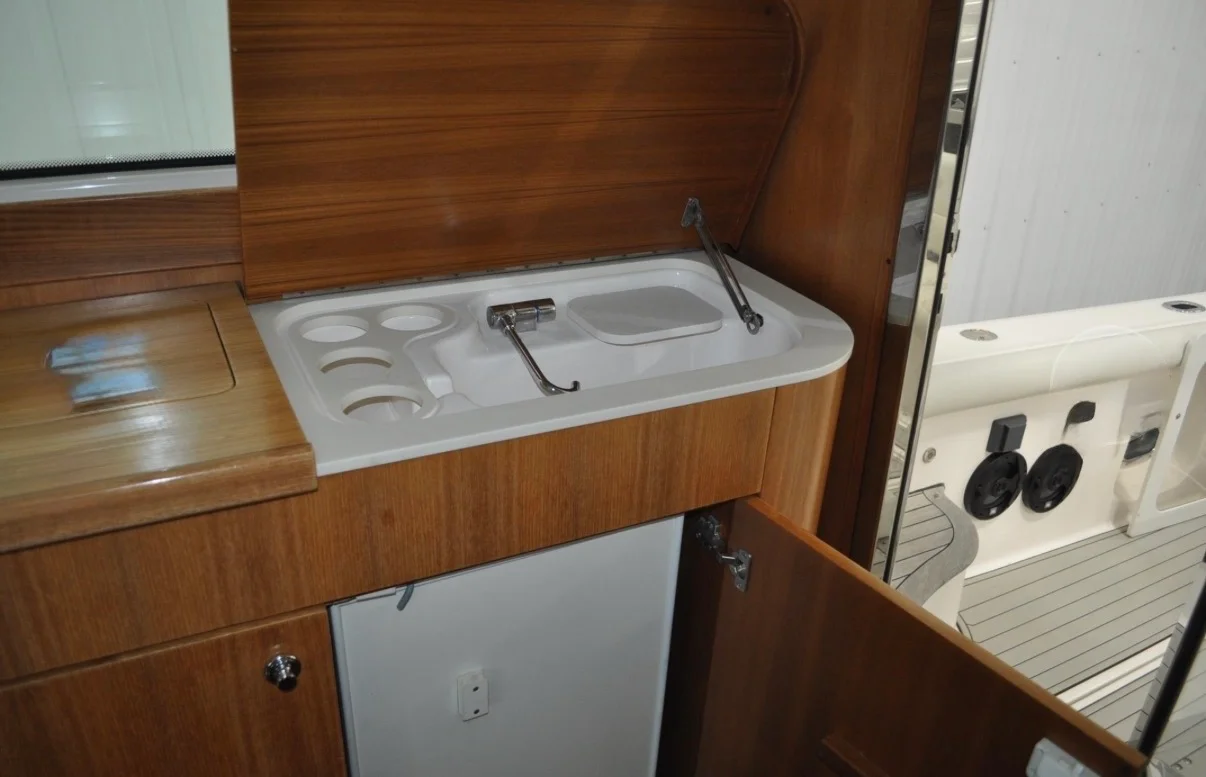 2005 Tiara Yachts 5200 SOVRAN Image Thumbnail #19
