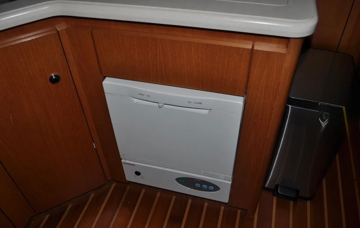 2005 Tiara Yachts 5200 SOVRAN Image Thumbnail #33