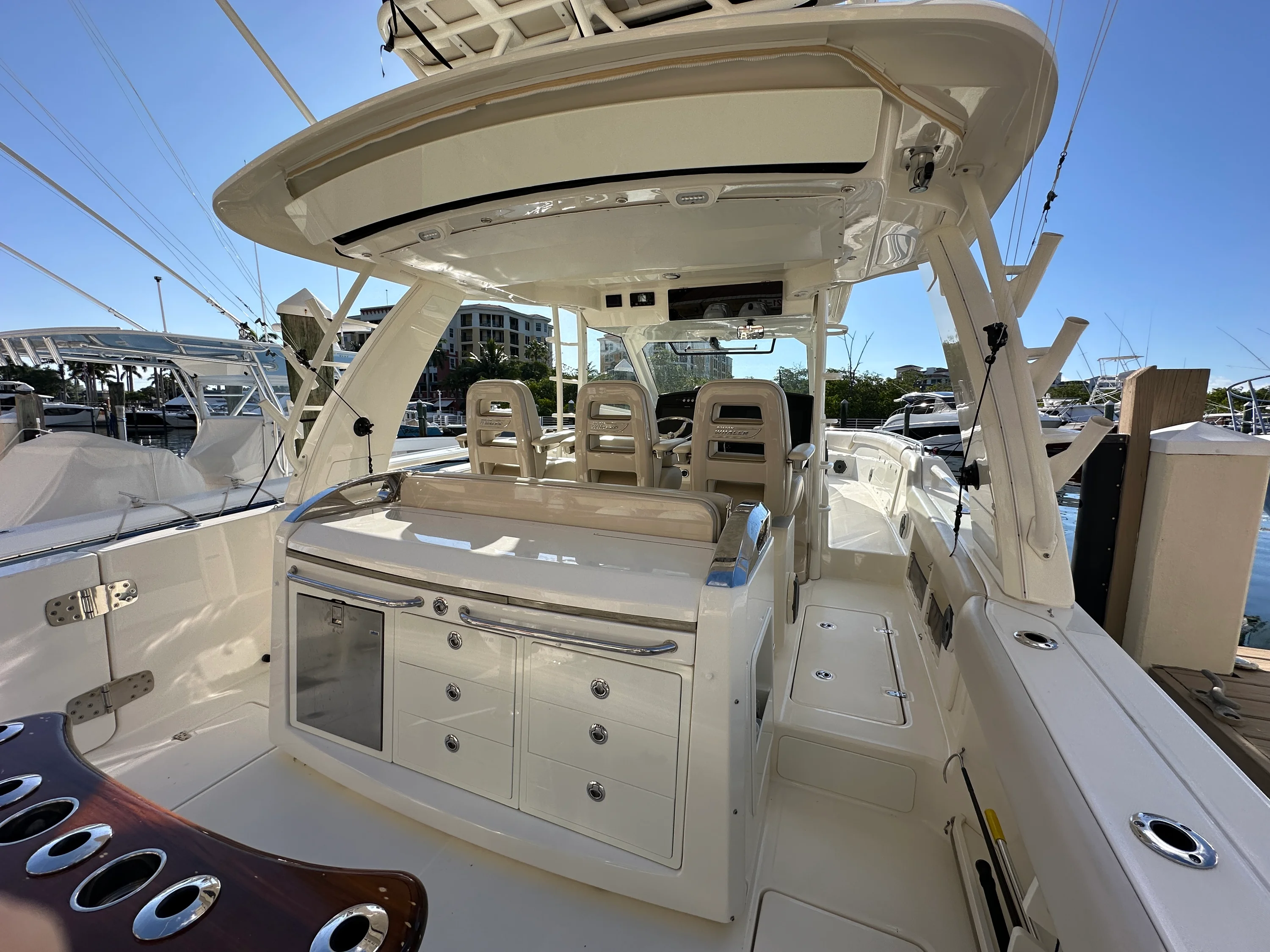 2020 Boston Whaler 420 OUTRAGE Image Thumbnail #6
