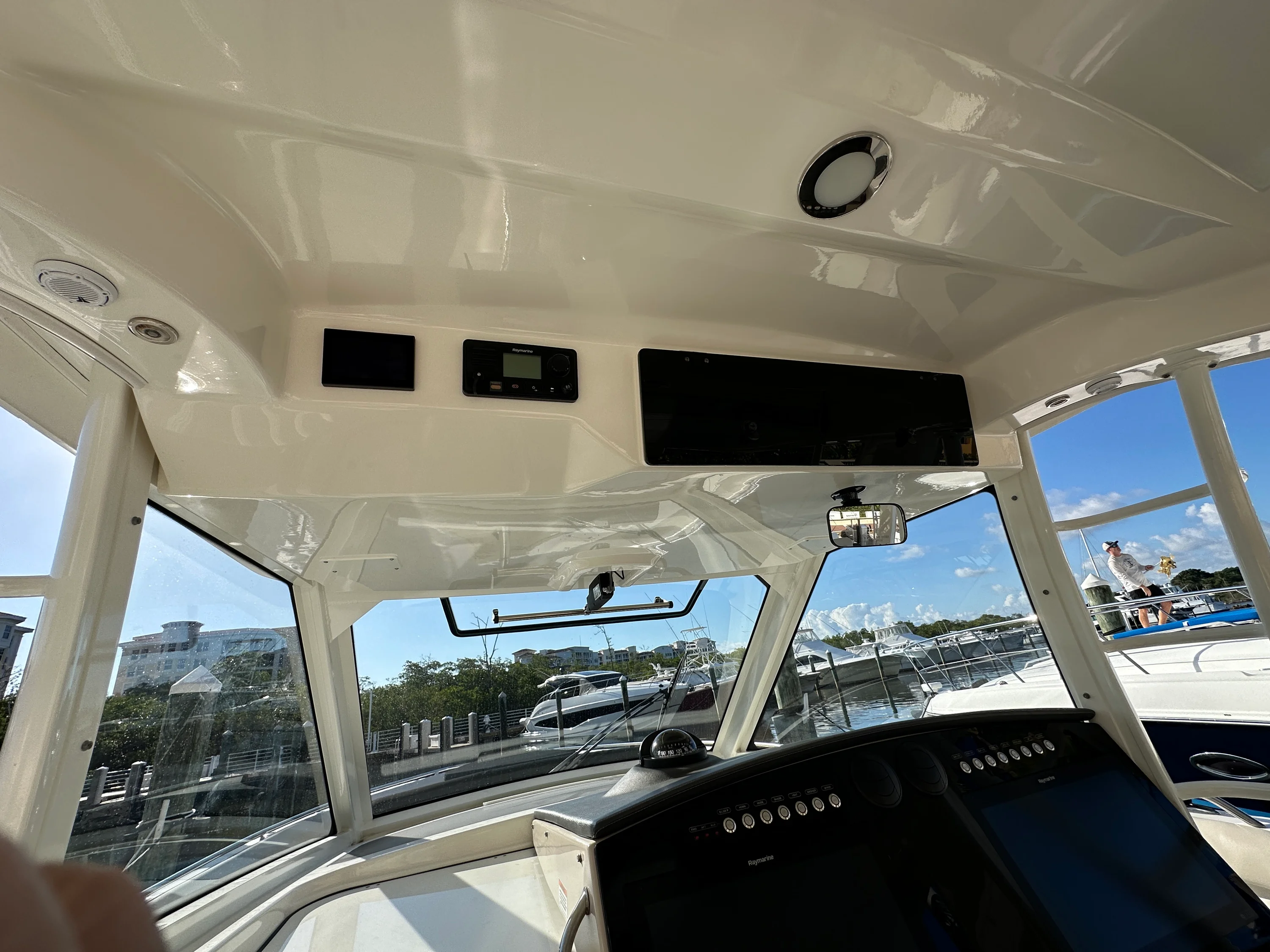 2020 Boston Whaler 420 OUTRAGE Image Thumbnail #11