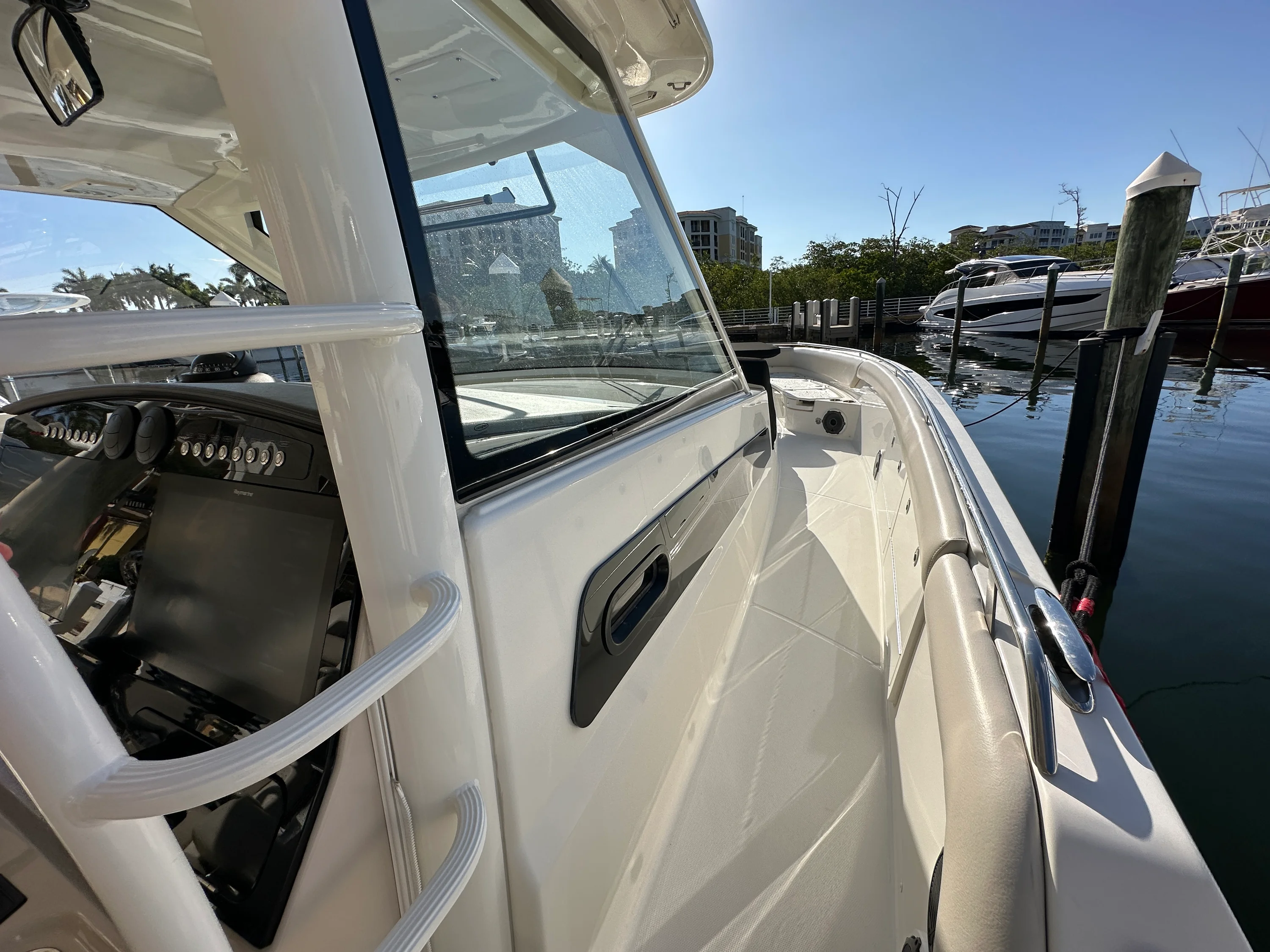 2020 Boston Whaler 420 OUTRAGE Image Thumbnail #19