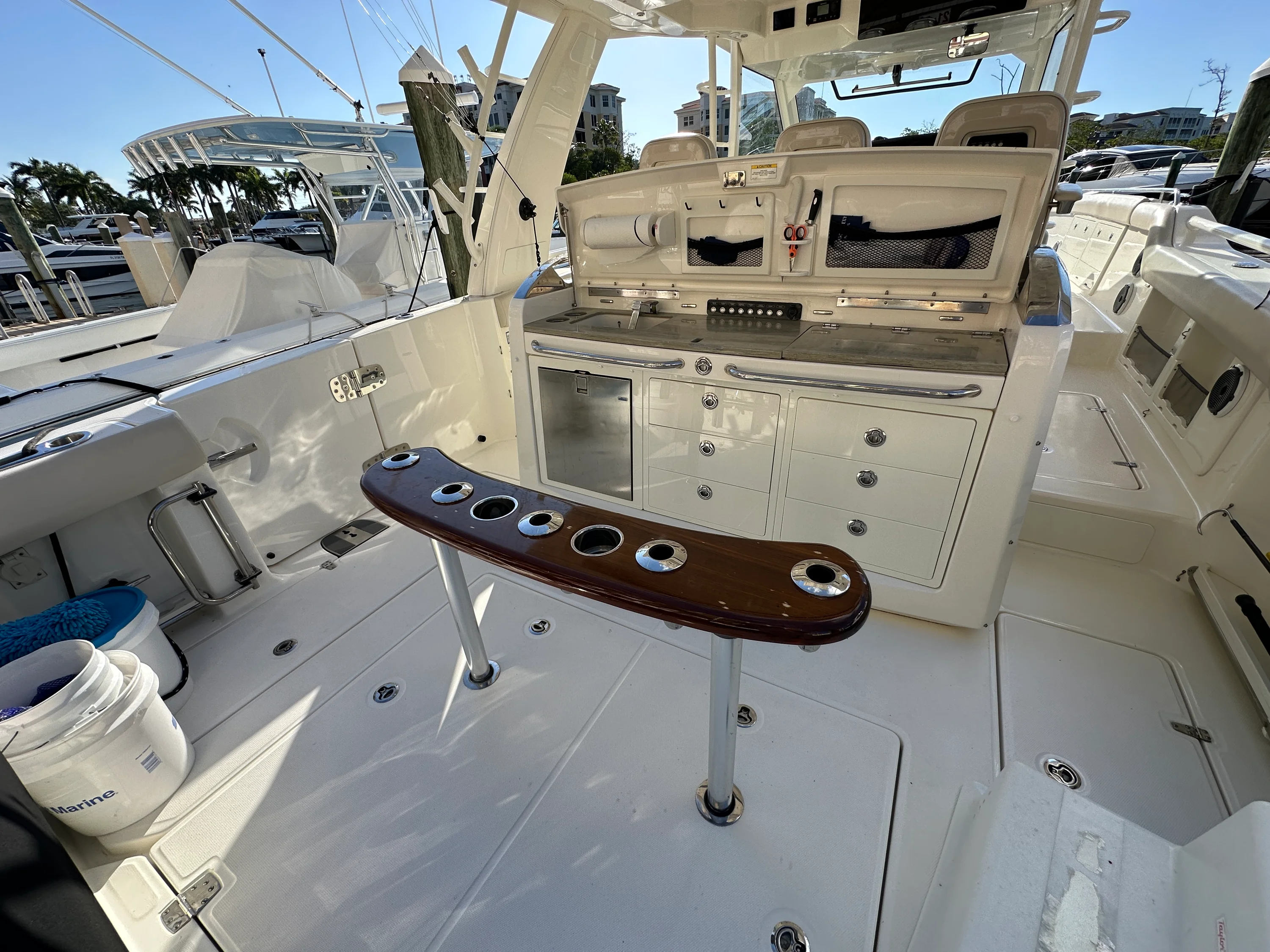 2020 Boston Whaler 420 OUTRAGE Image Thumbnail #5