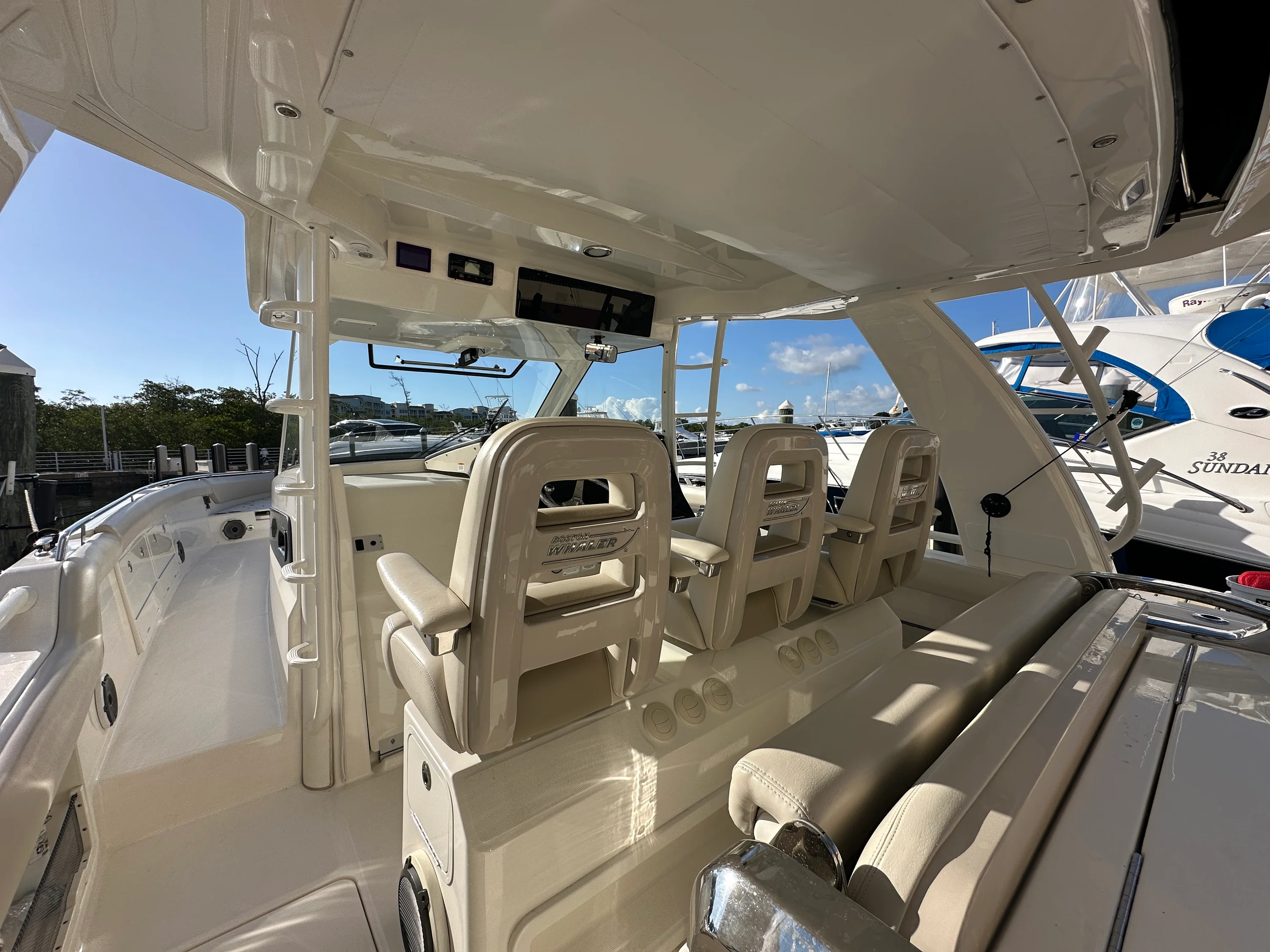 2020 Boston Whaler 420 OUTRAGE Image Thumbnail #7