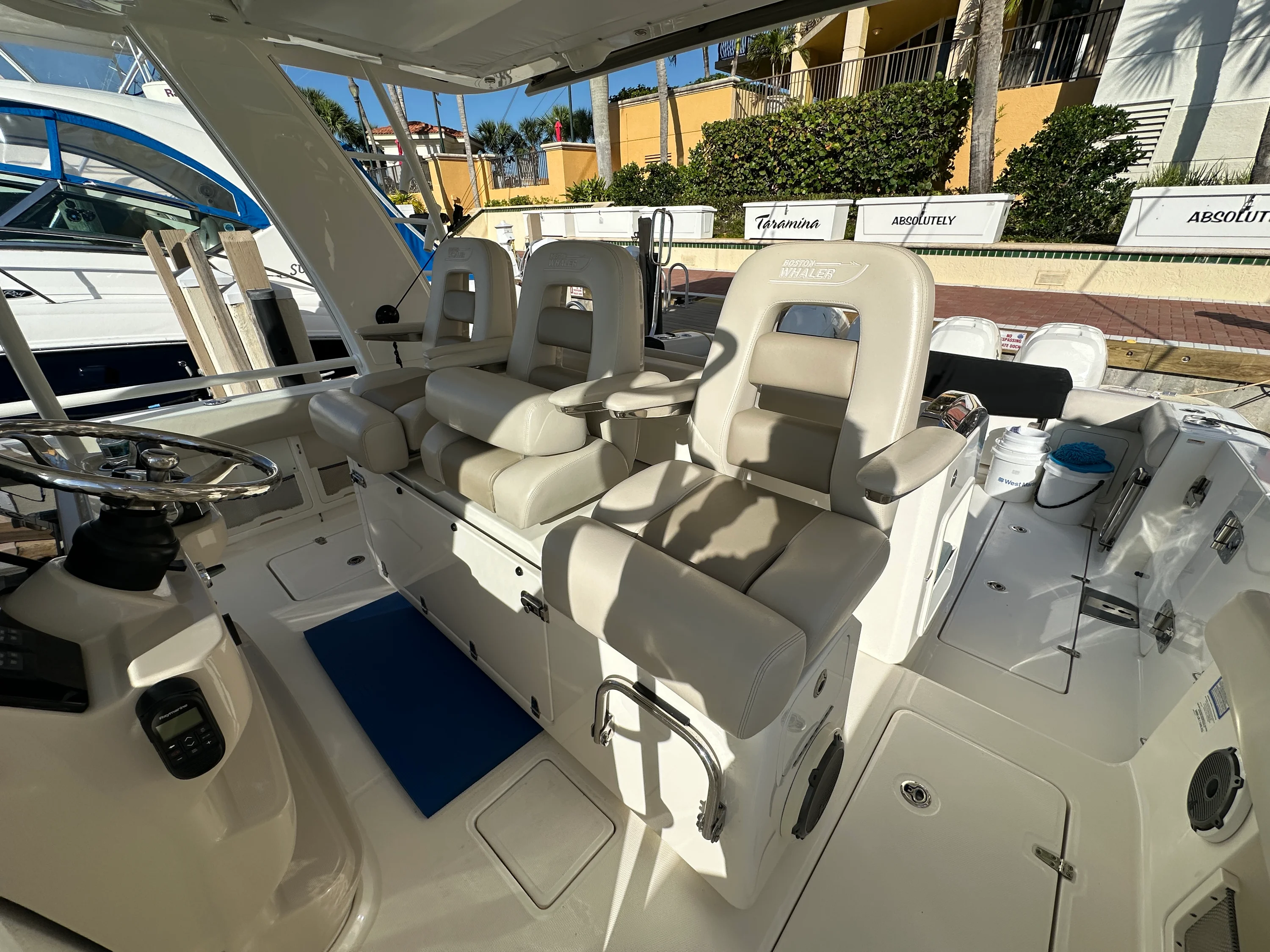 2020 Boston Whaler 420 OUTRAGE Image Thumbnail #8