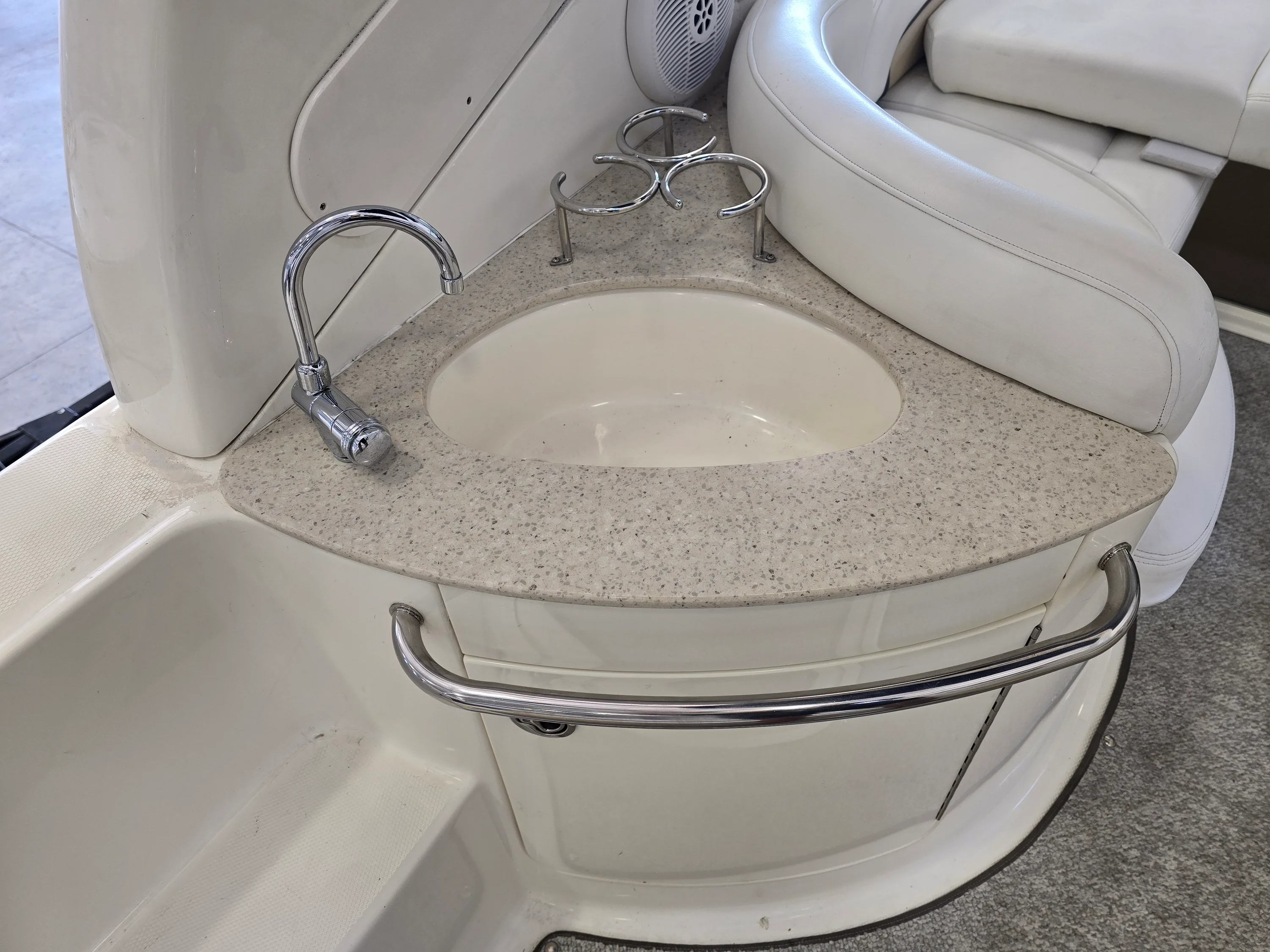 2008 Sea Ray 260 SUNDANCER Image Thumbnail #9