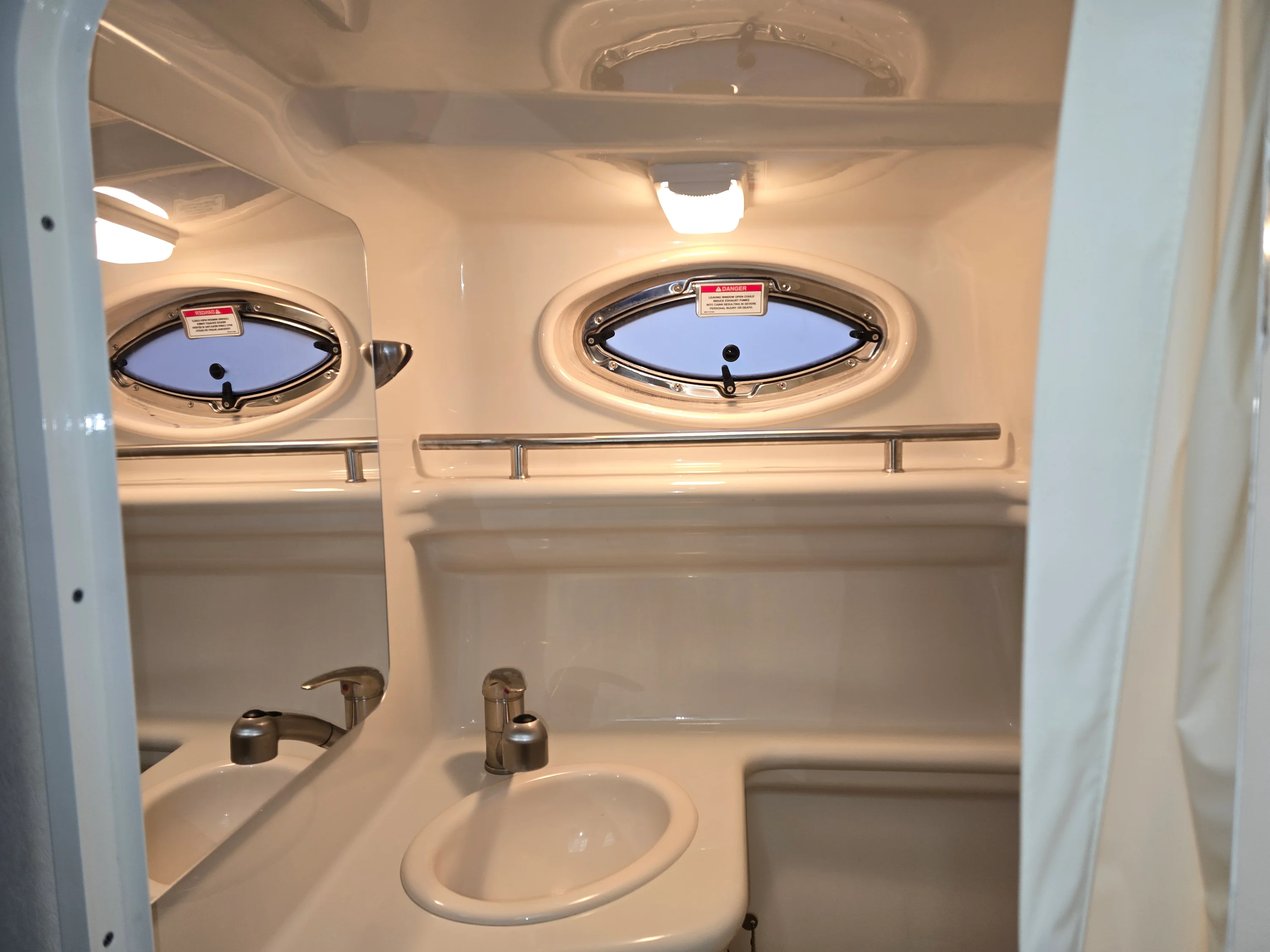 2008 Sea Ray 260 SUNDANCER Image Thumbnail #21
