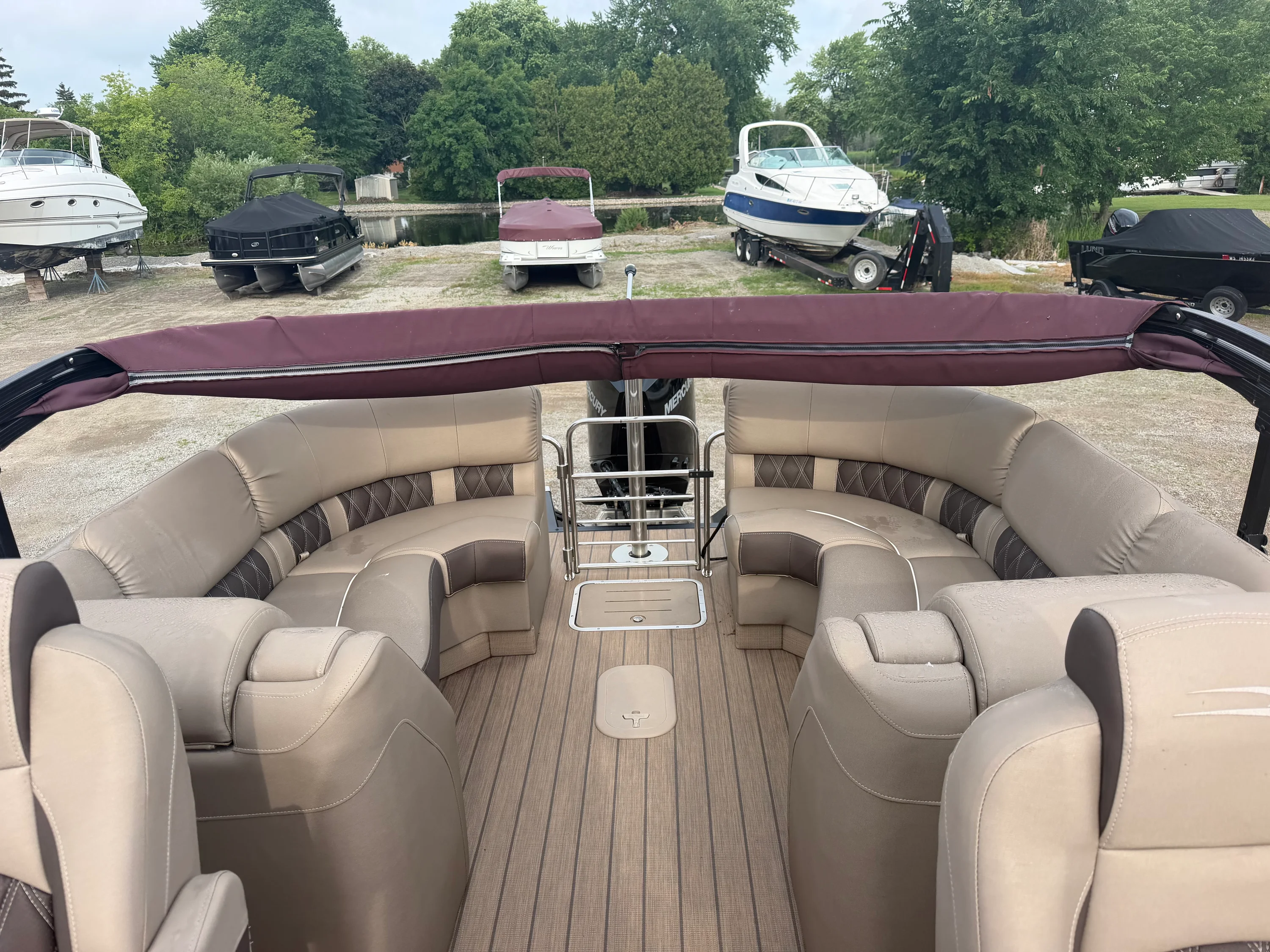 2019 Bennington R23 Image Thumbnail #12