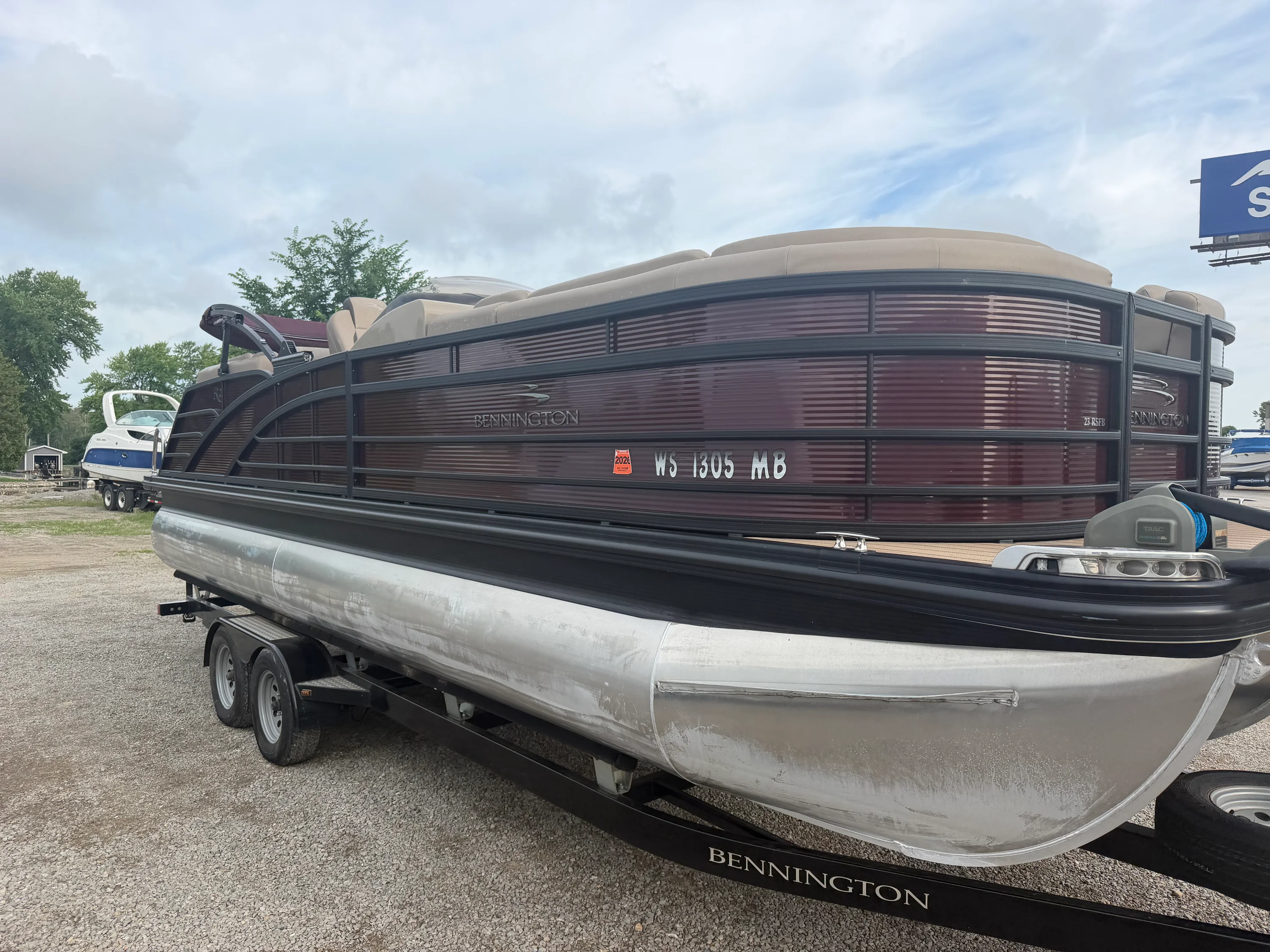 2019 Bennington R23 Image Thumbnail #0