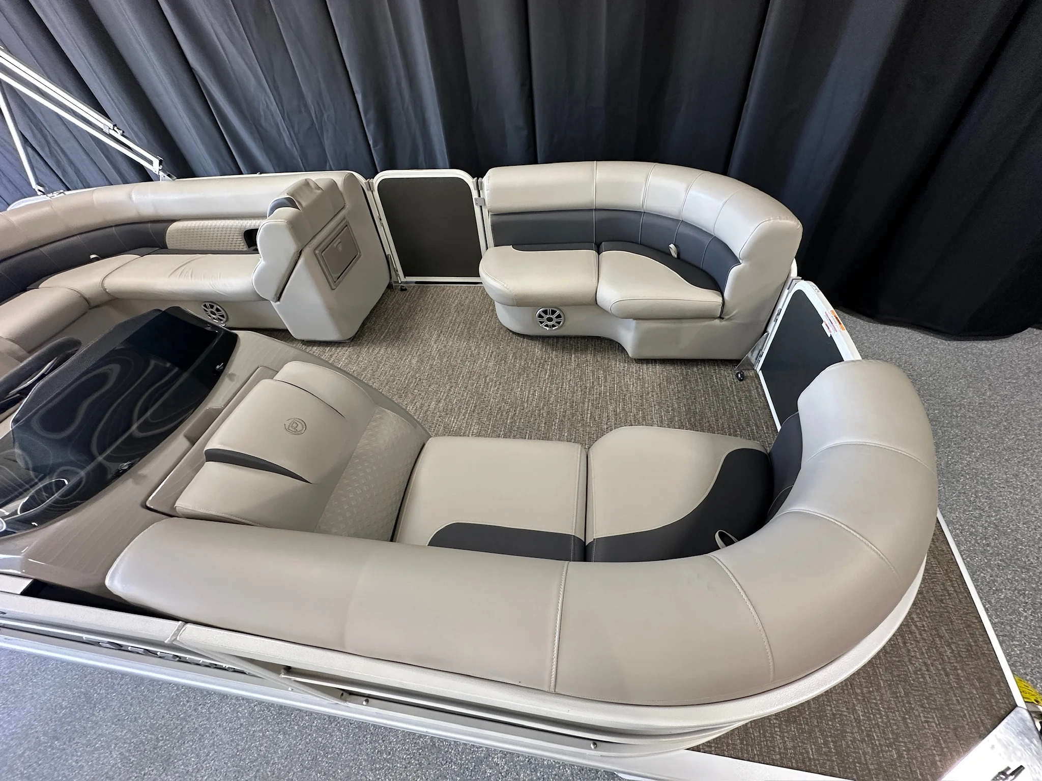 2021 Premier 220 GEMINI Image Thumbnail #5