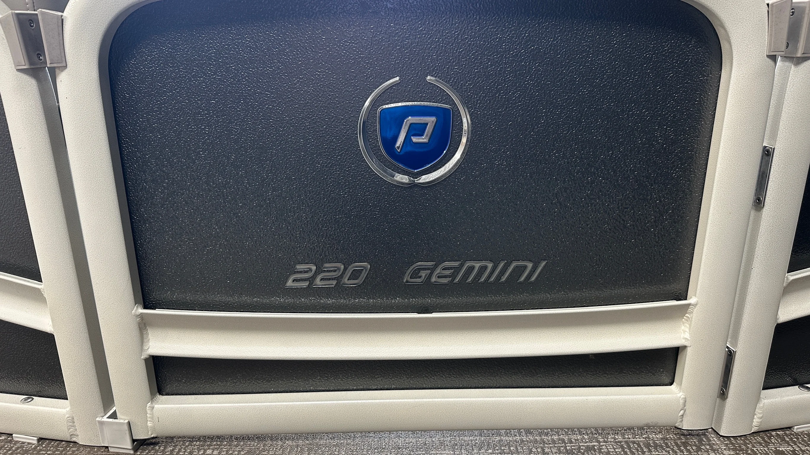 2021 Premier 220 GEMINI Image Thumbnail #9