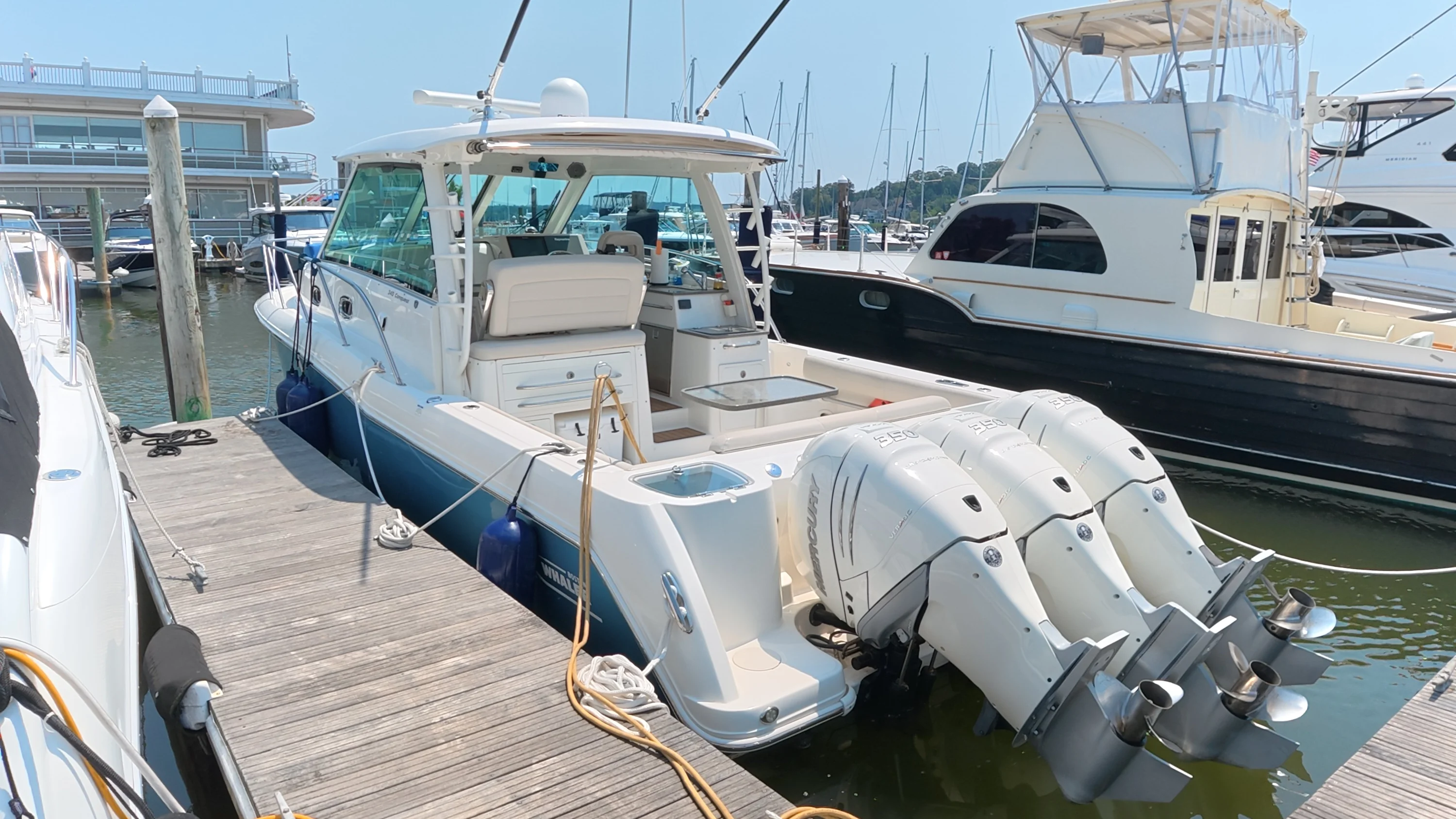 2018 Boston Whaler 345 CONQUEST Image Thumbnail #4