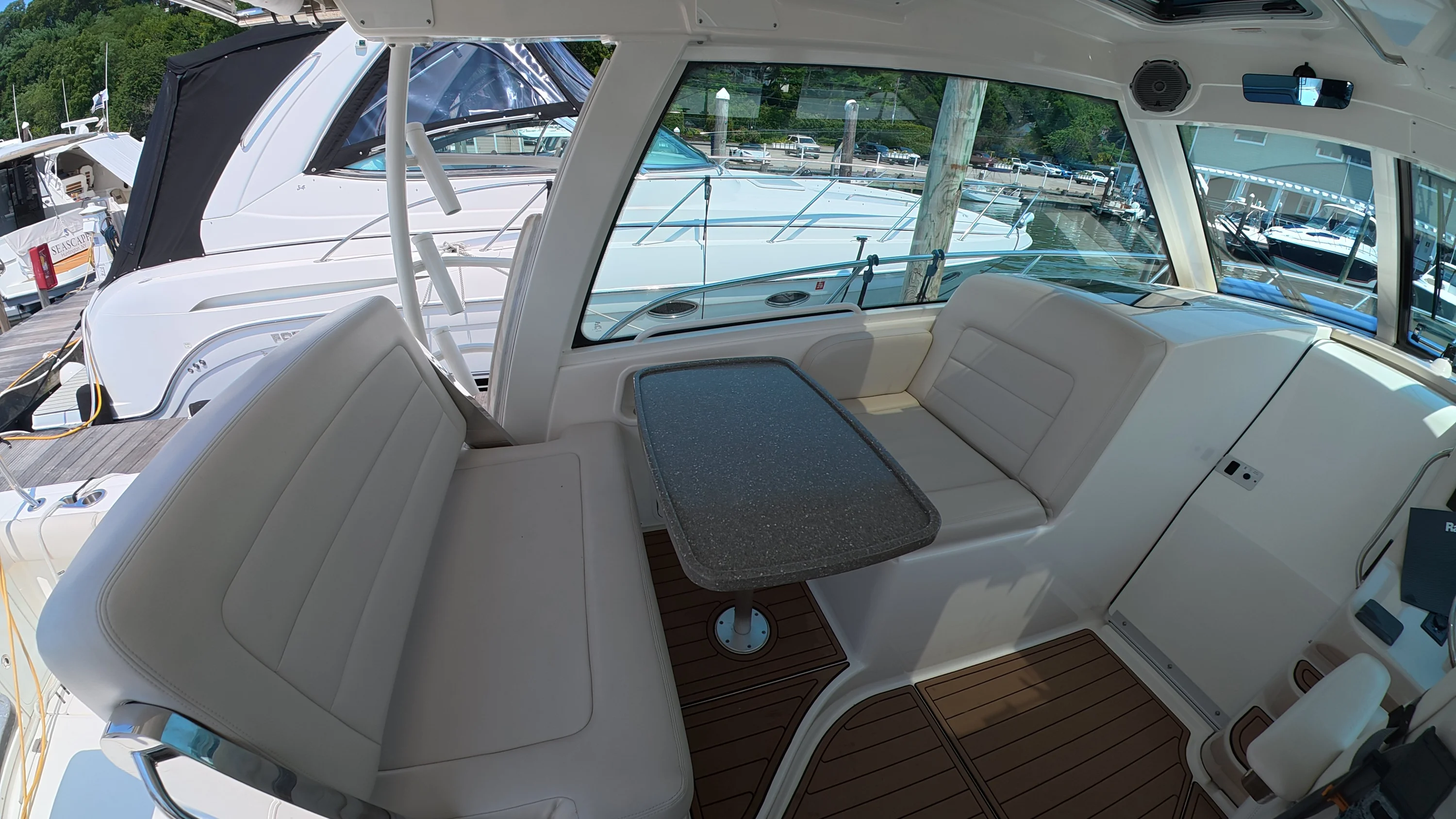2018 Boston Whaler 345 CONQUEST Image Thumbnail #23