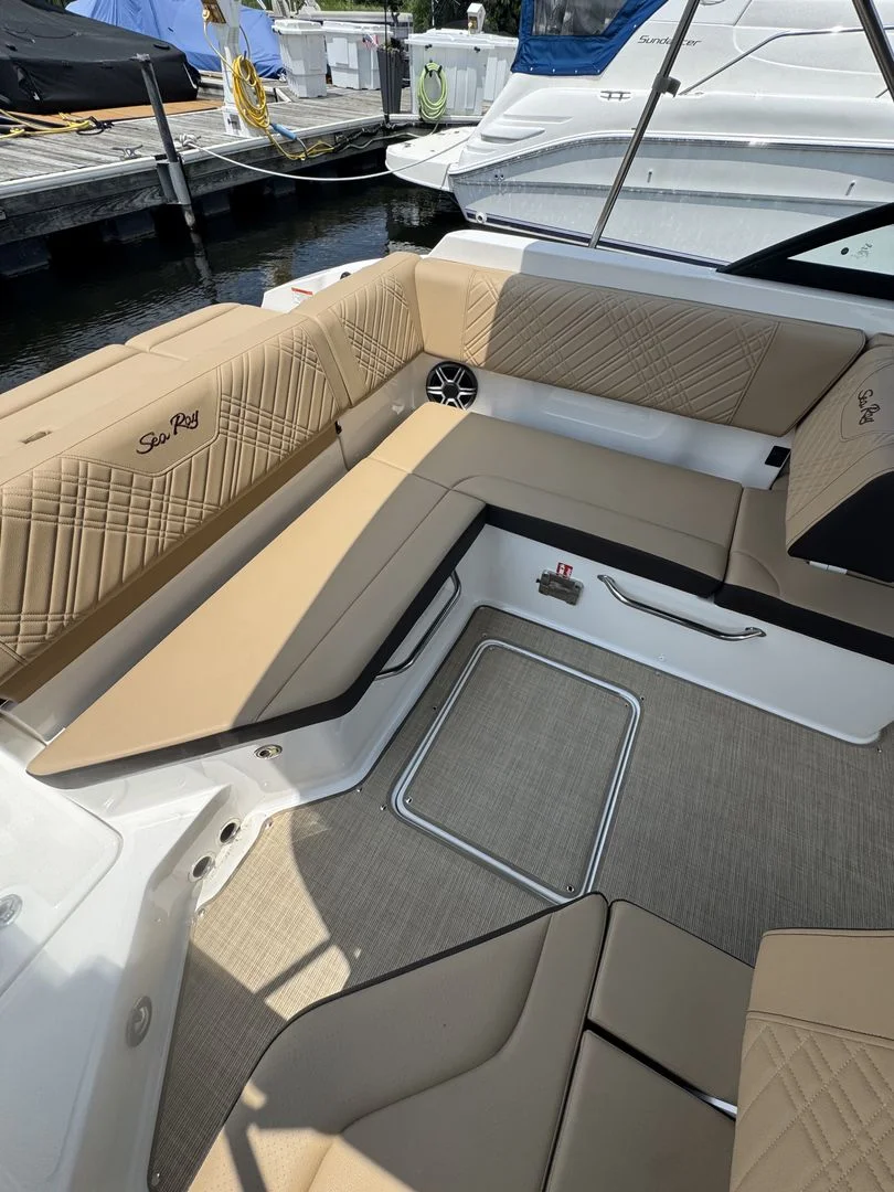 2026 Sea Ray SDX 230 Image Thumbnail #4