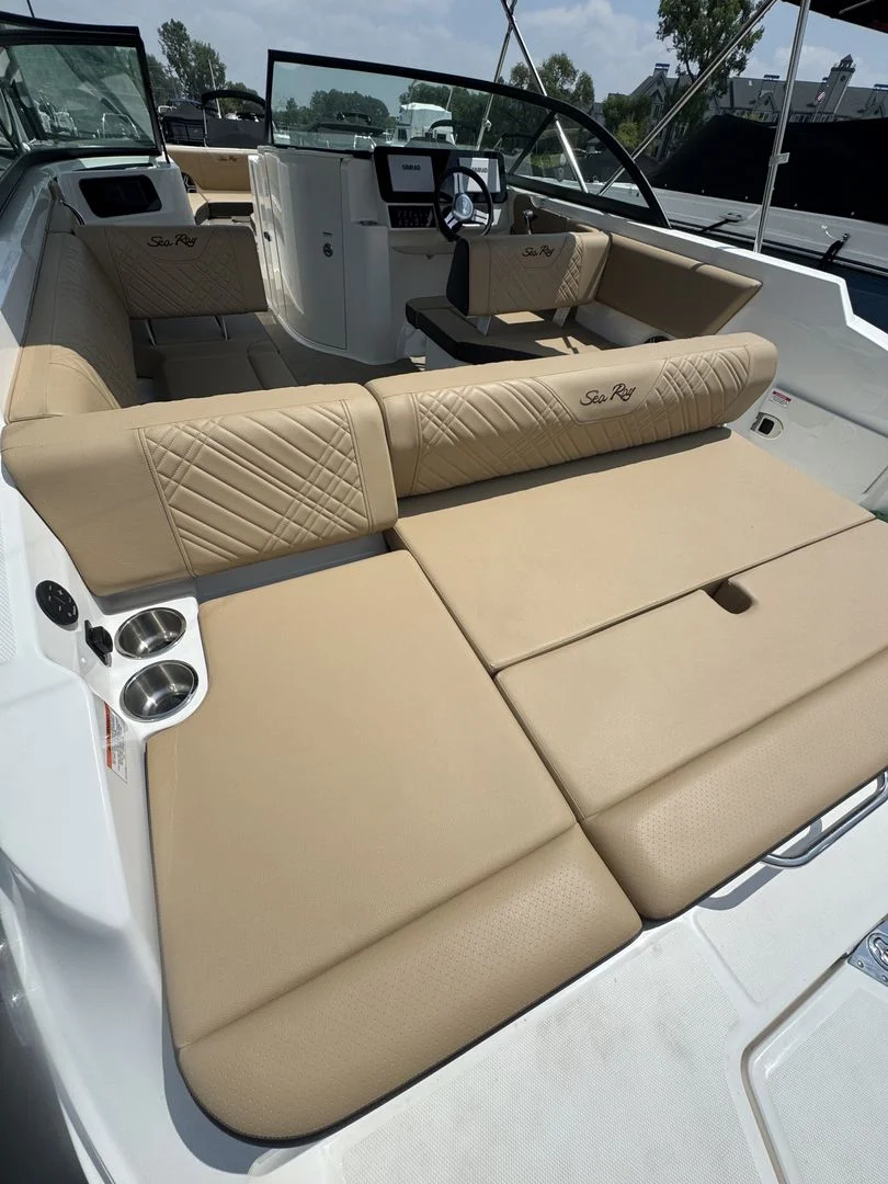 2026 Sea Ray SDX 230 Image Thumbnail #2