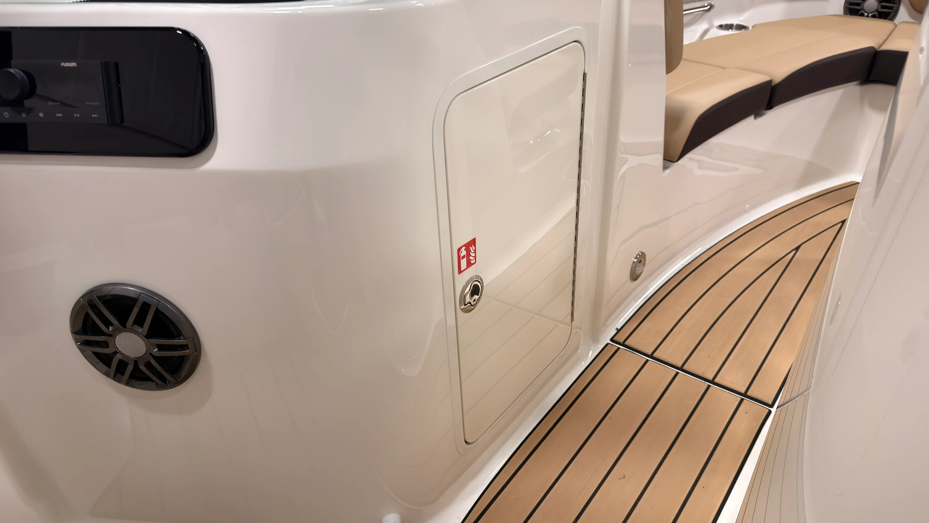2026 Sea Ray SDX 230 Image Thumbnail #48