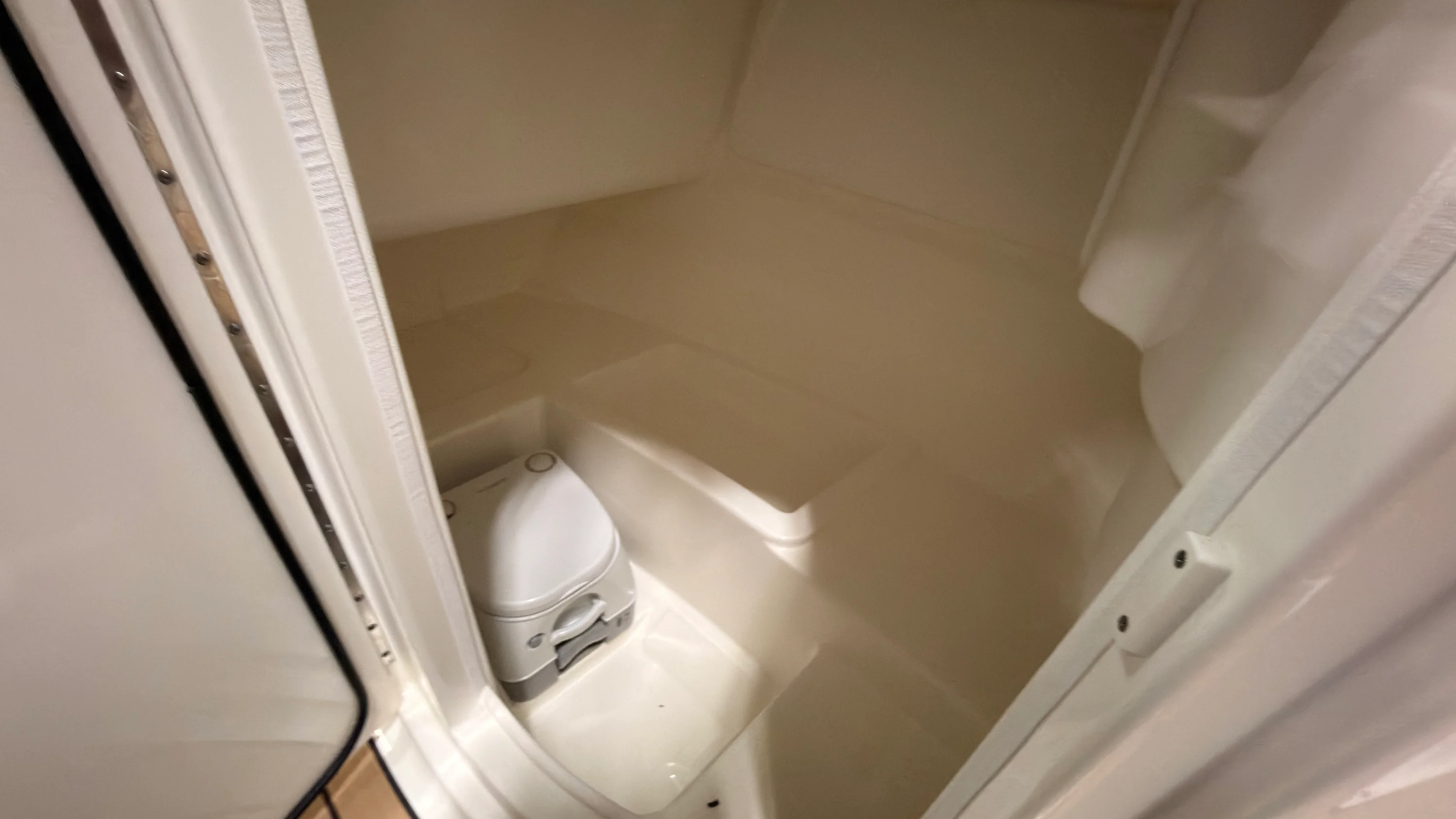 2026 Sea Ray SDX 230 Image Thumbnail #47