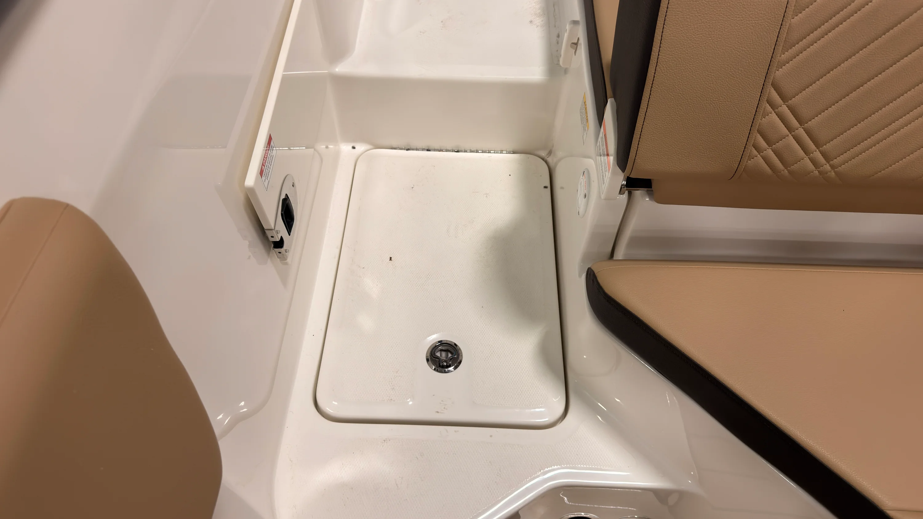 2026 Sea Ray SDX 230 Image Thumbnail #10