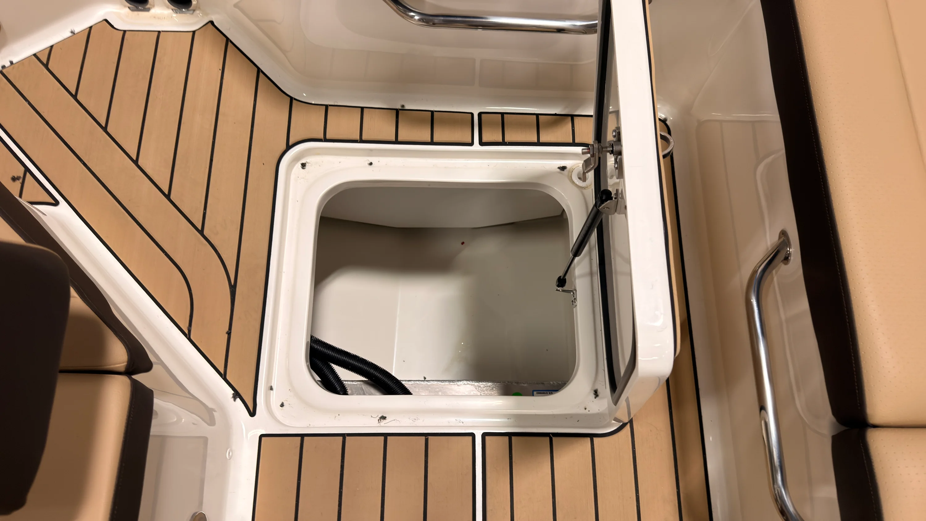 2026 Sea Ray SDX 230 Image Thumbnail #20