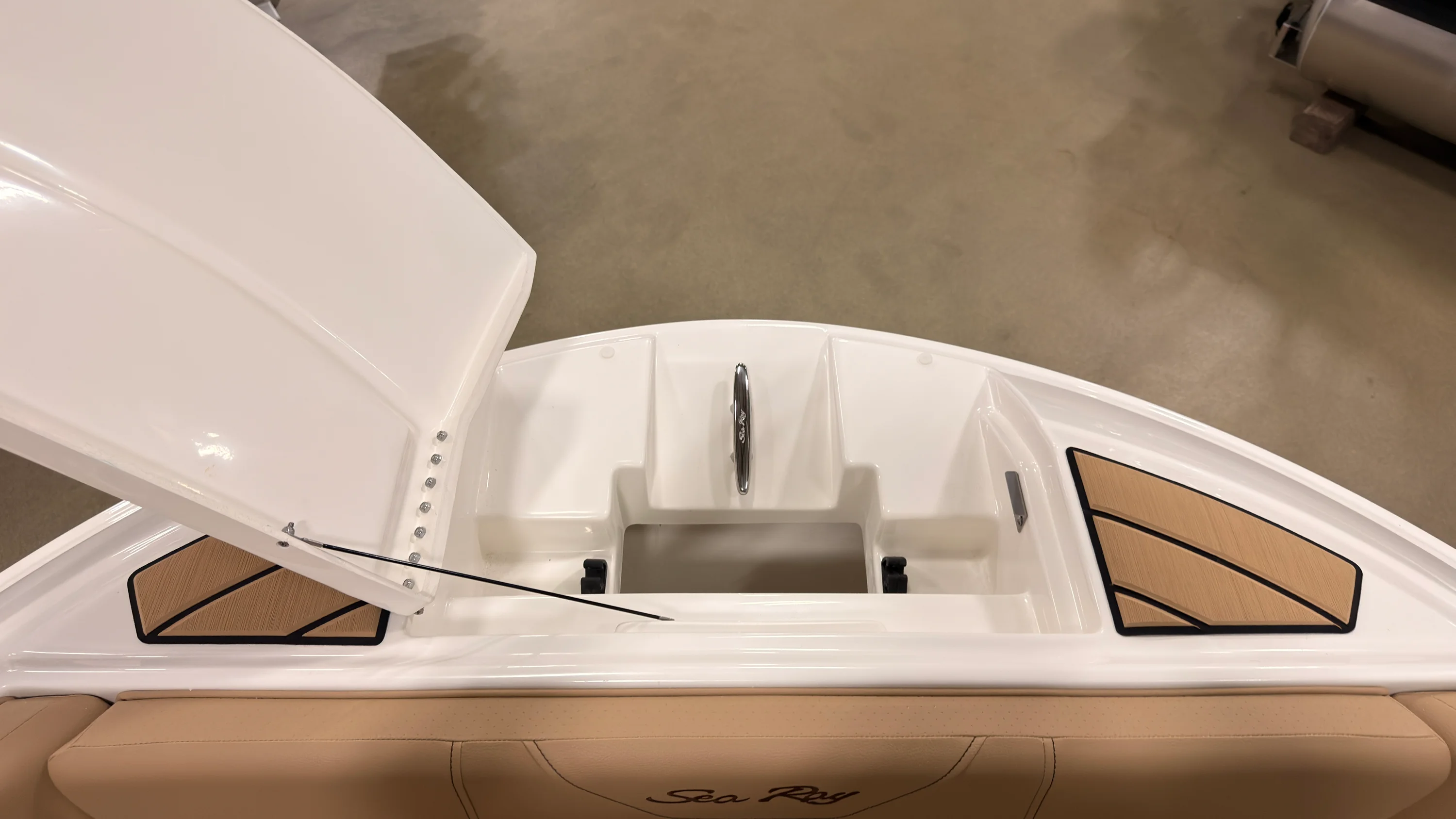2026 Sea Ray SDX 230 Image Thumbnail #58