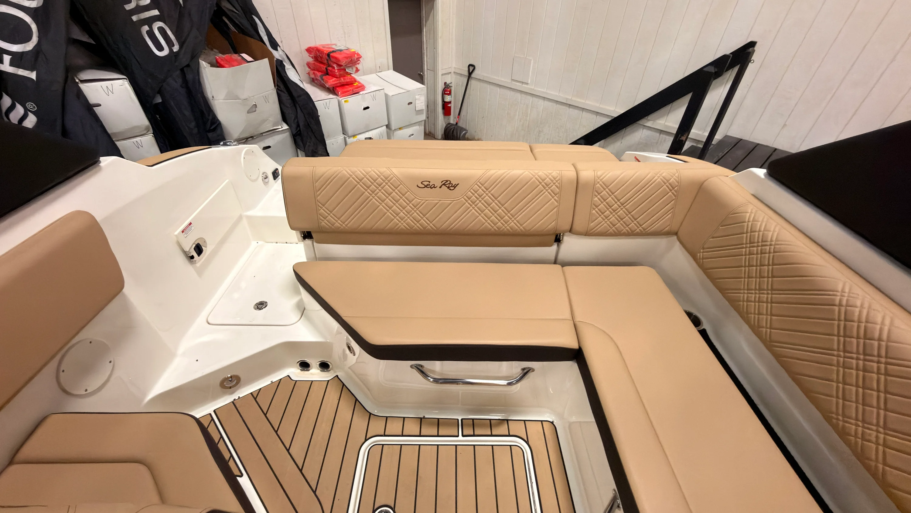 2026 Sea Ray SDX 230 Image Thumbnail #12