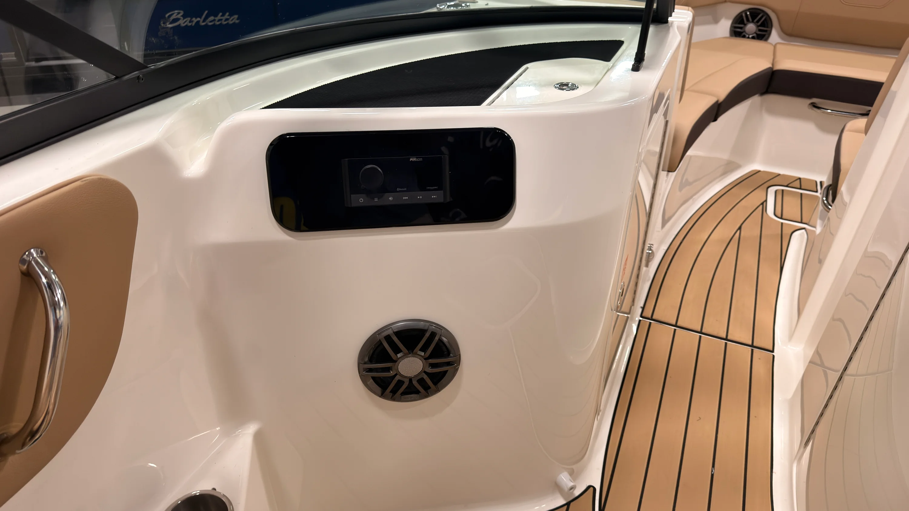 2026 Sea Ray SDX 230 Image Thumbnail #38