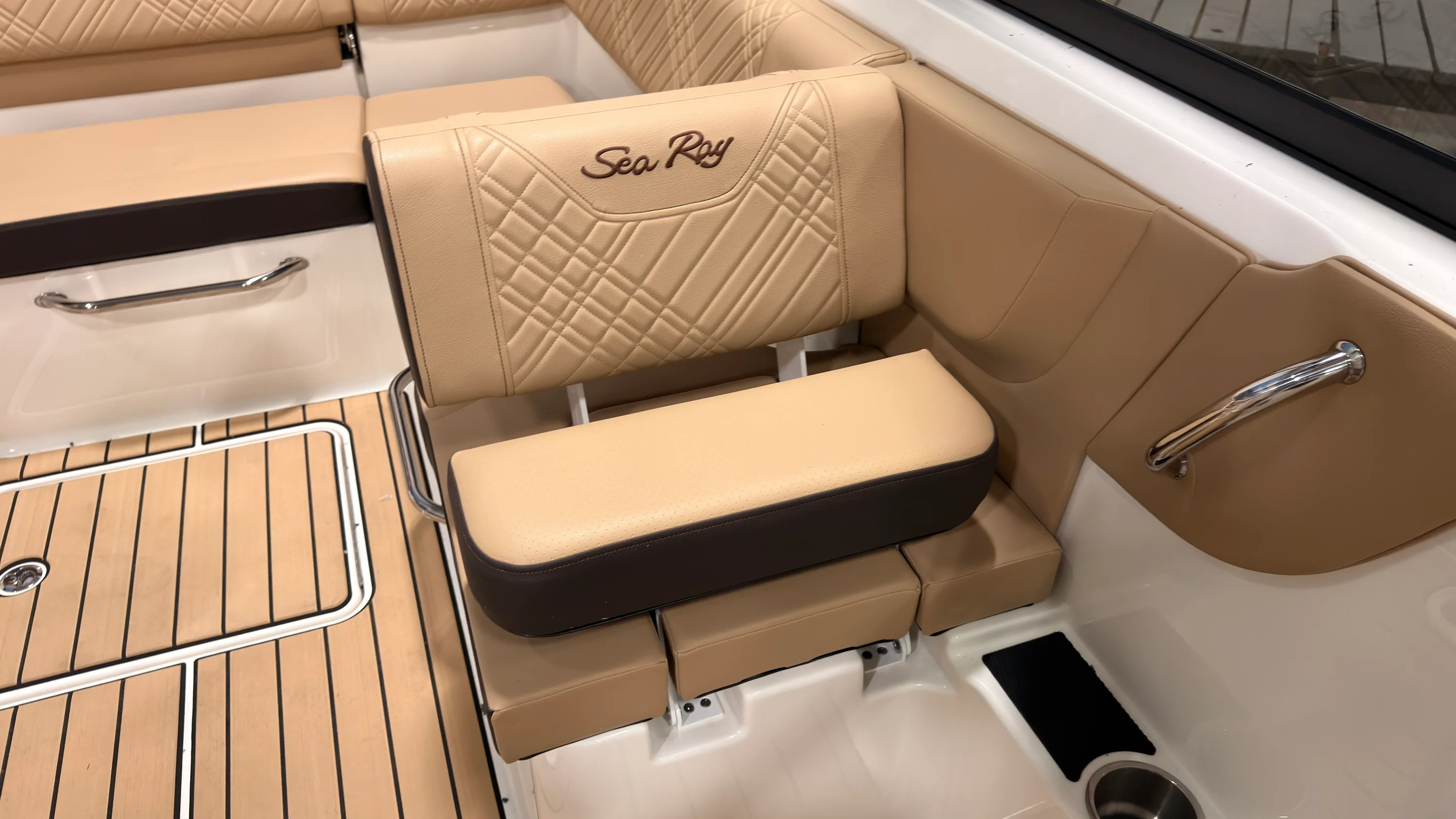 2026 Sea Ray SDX 230 Image Thumbnail #37