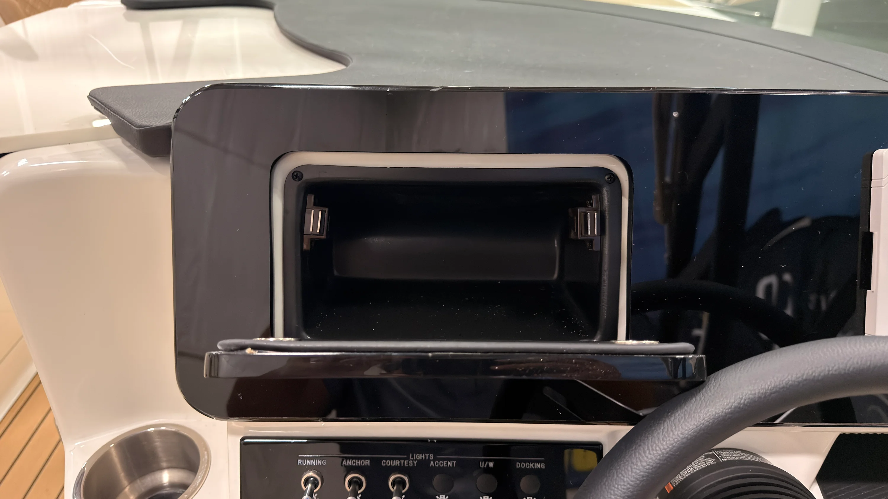2026 Sea Ray SDX 230 Image Thumbnail #28