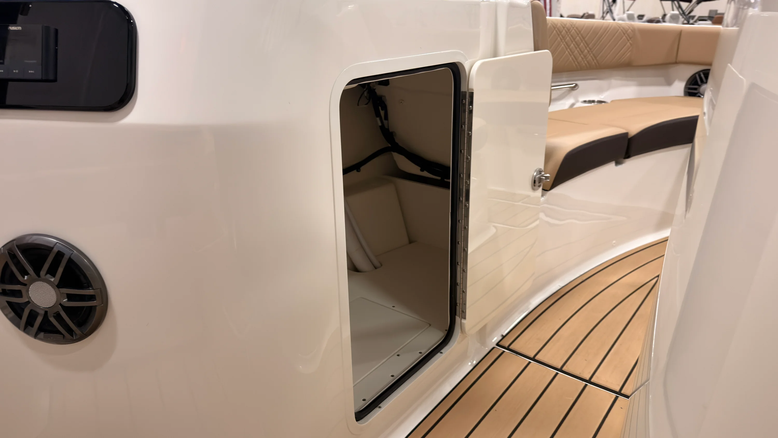 2026 Sea Ray SDX 230 Image Thumbnail #49