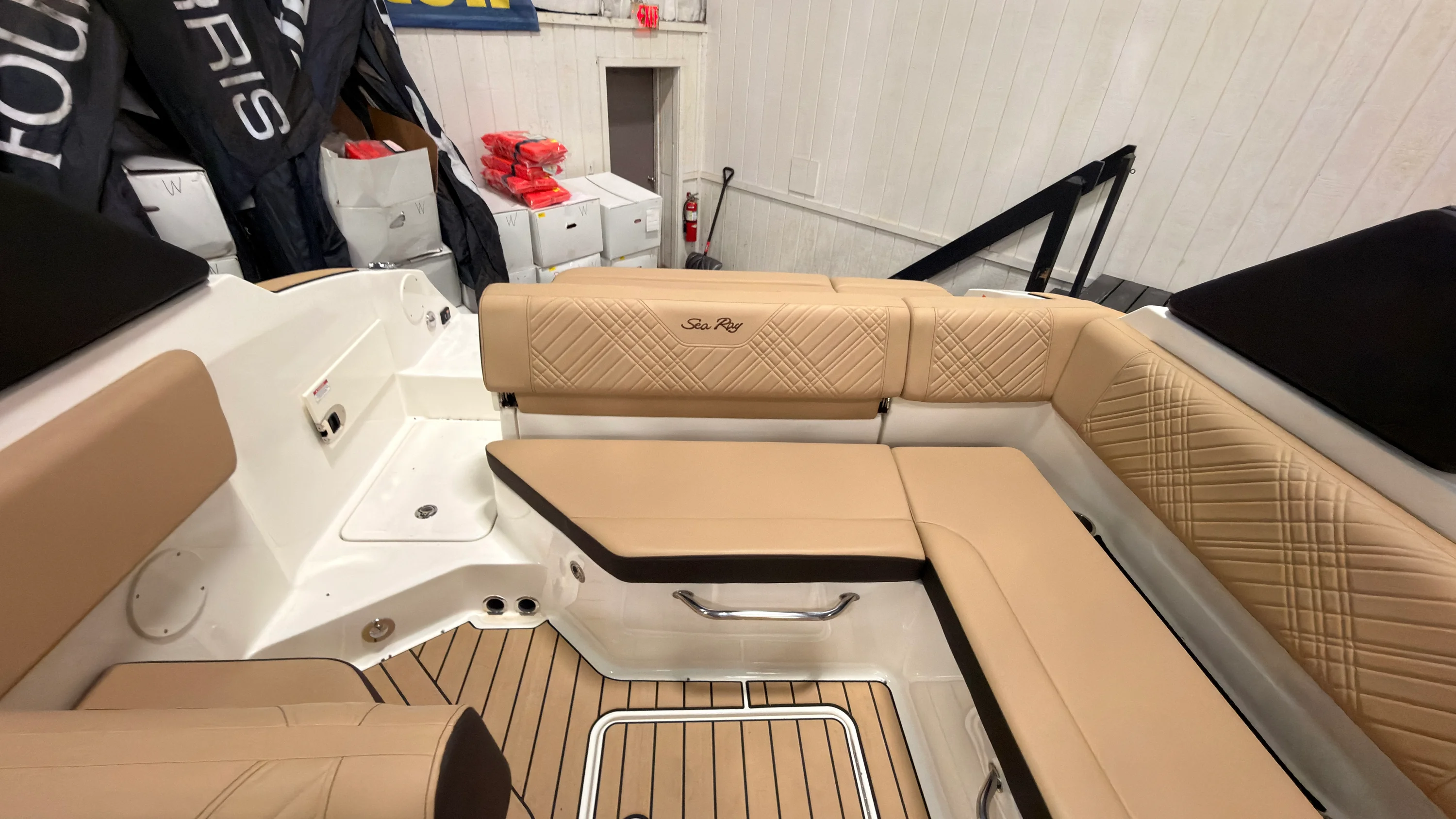2026 Sea Ray SDX 230 Image Thumbnail #9