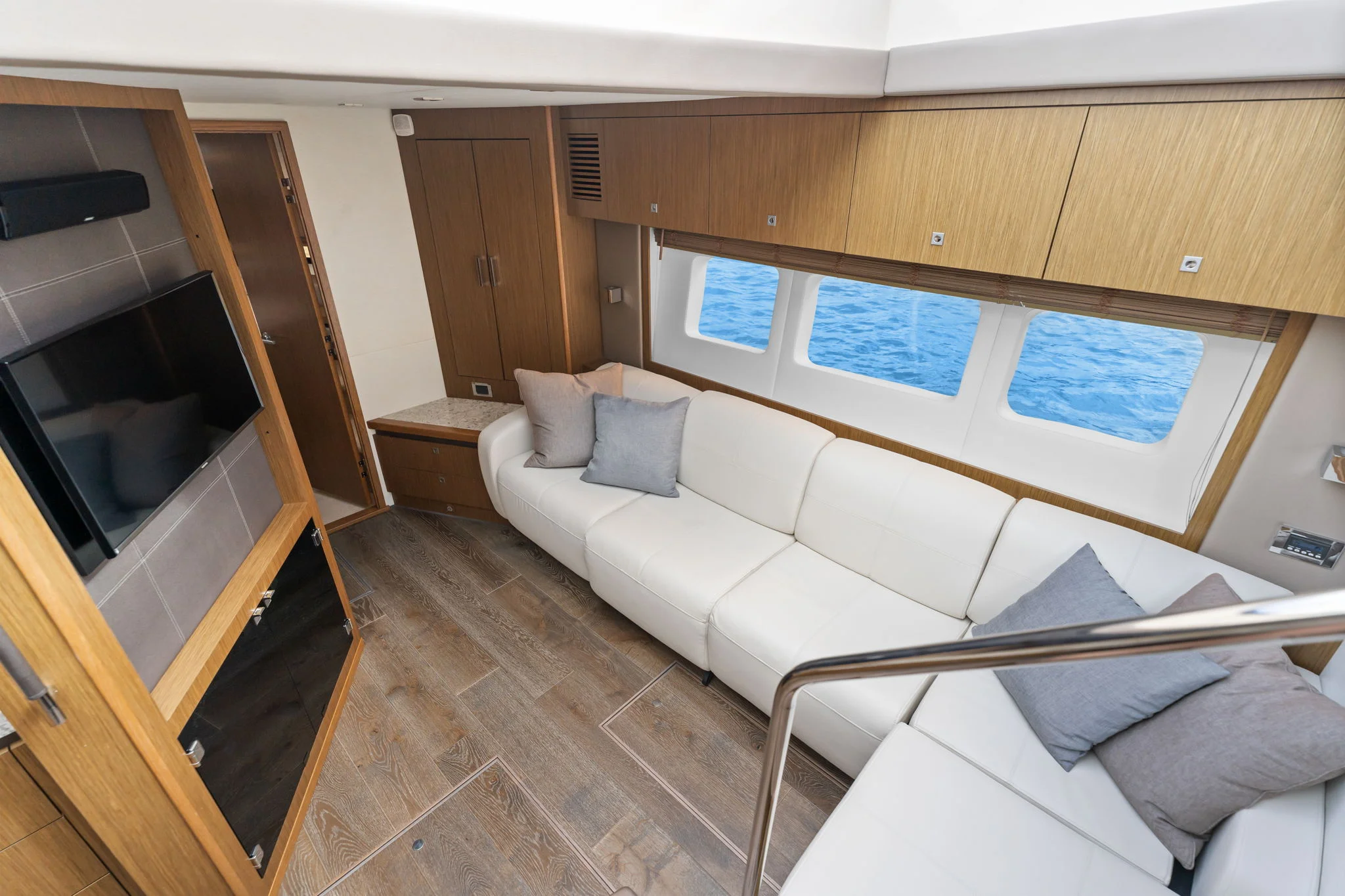 2017 Sea Ray SUNDANCER 510 Image Thumbnail #33