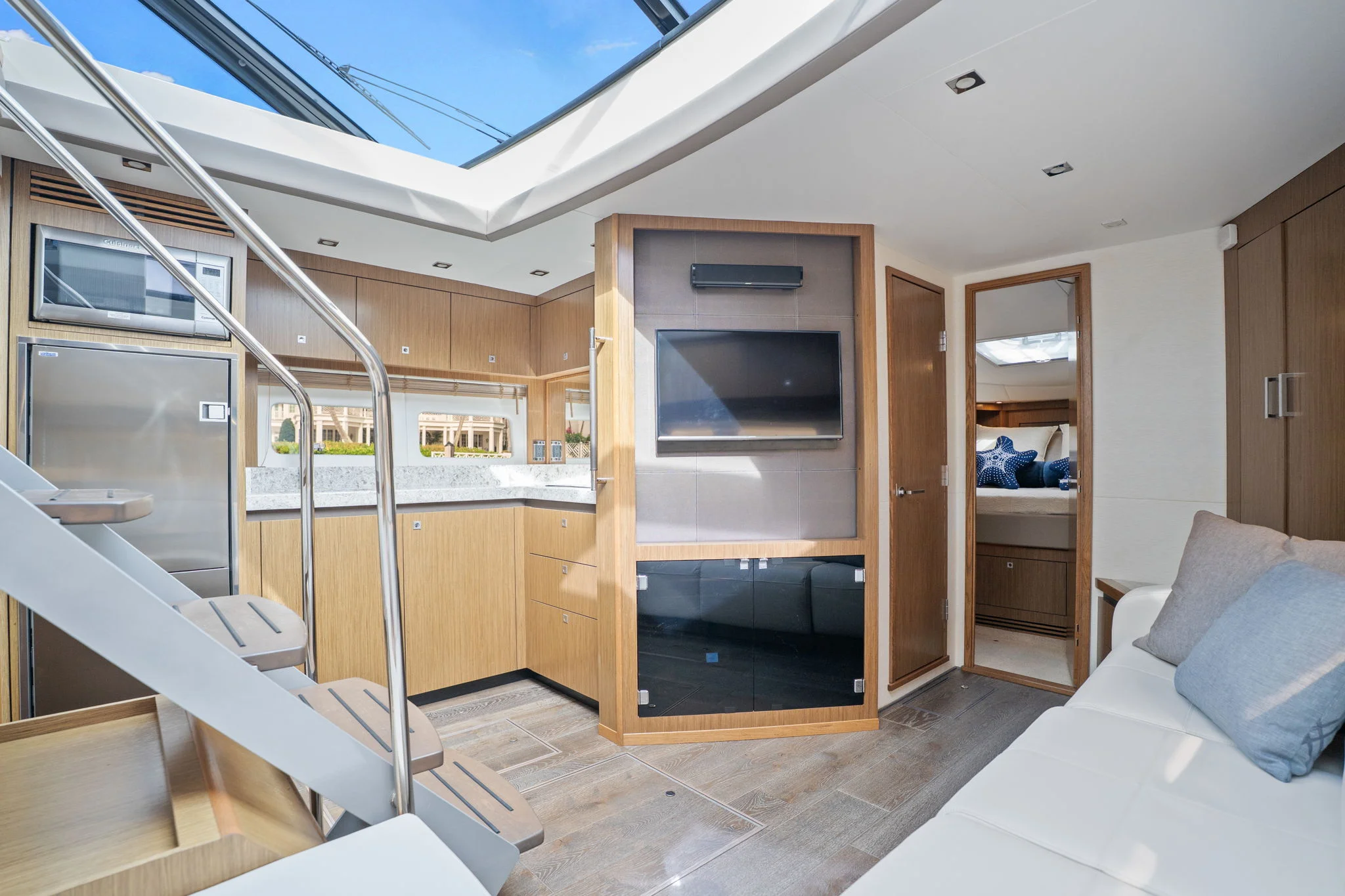 2017 Sea Ray SUNDANCER 510 Image Thumbnail #34