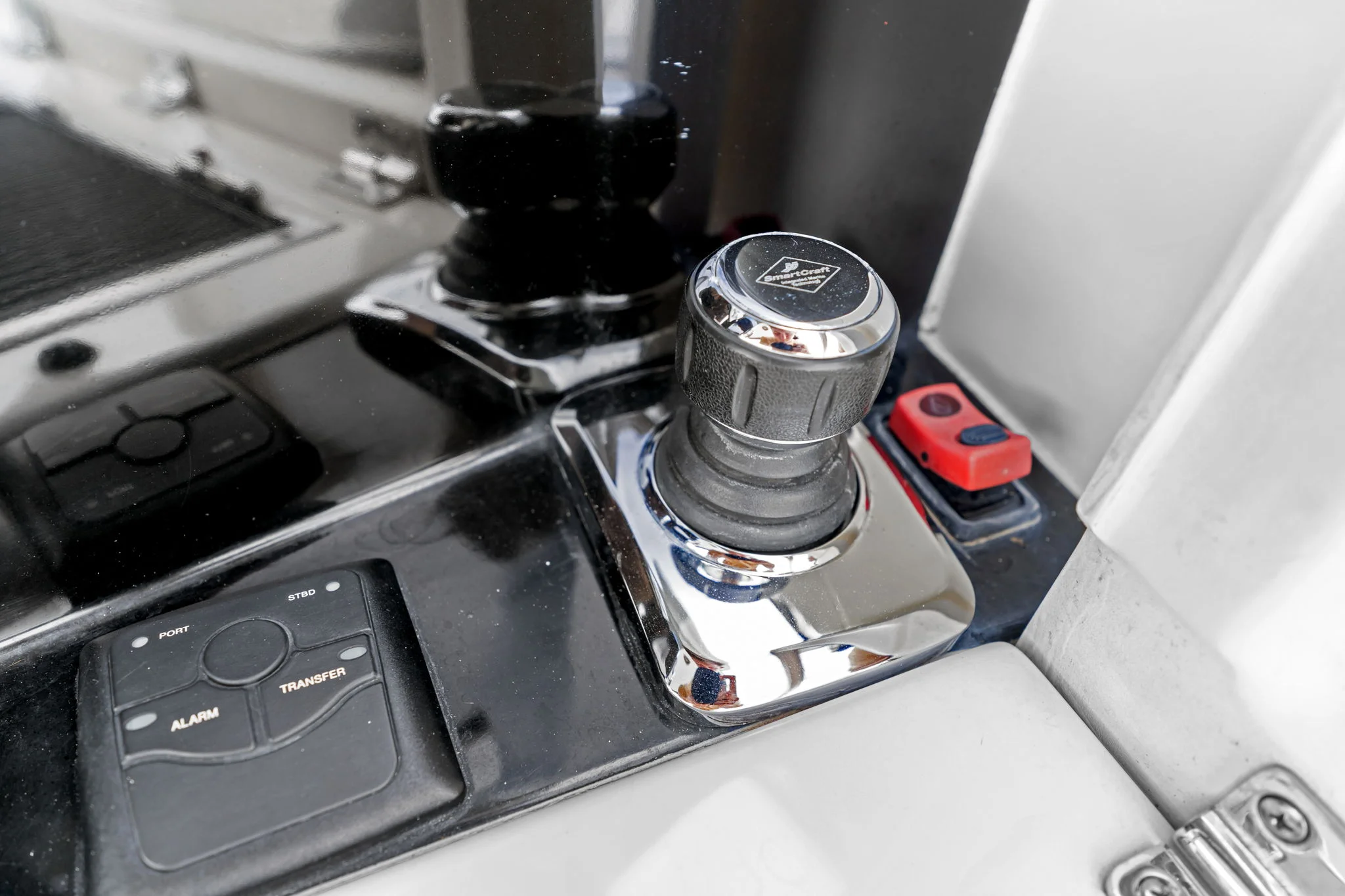2017 Sea Ray SUNDANCER 510 Image Thumbnail #21