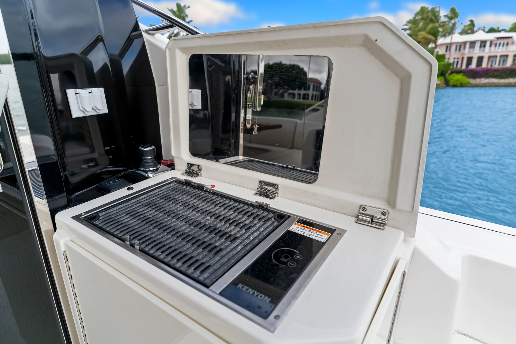 2017 Sea Ray SUNDANCER 510 Image Thumbnail #49
