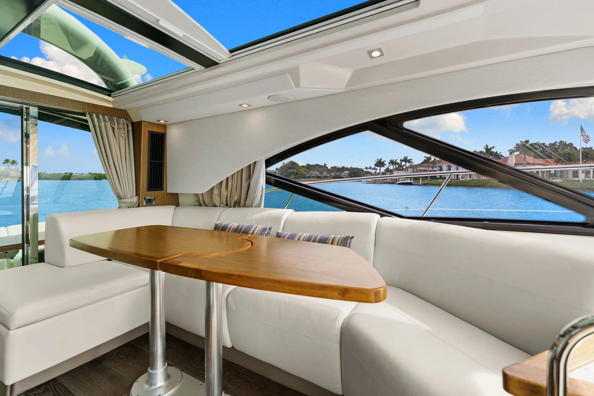 2017 Sea Ray SUNDANCER 510 Image Thumbnail #27