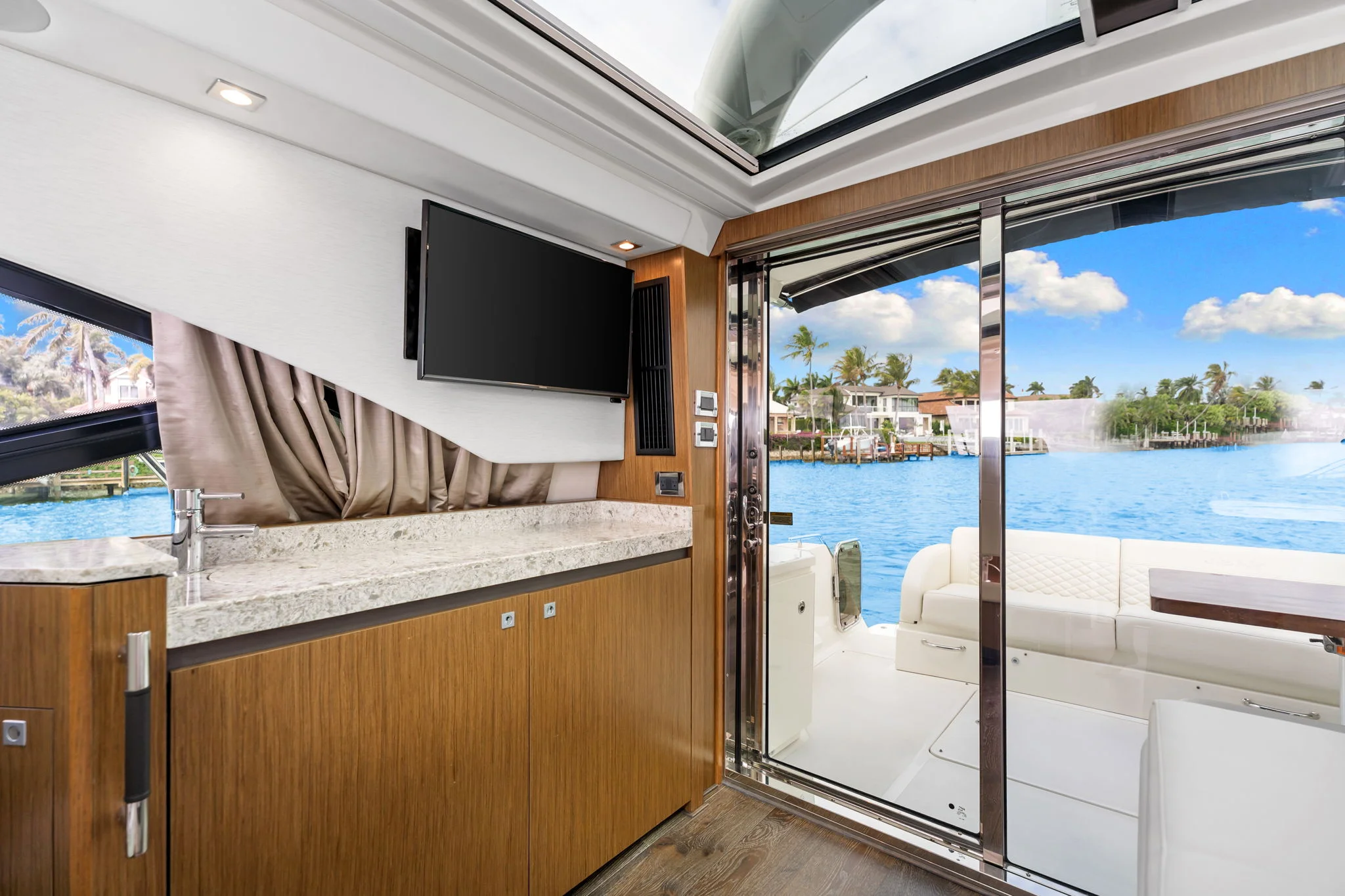 2017 Sea Ray SUNDANCER 510 Image Thumbnail #31