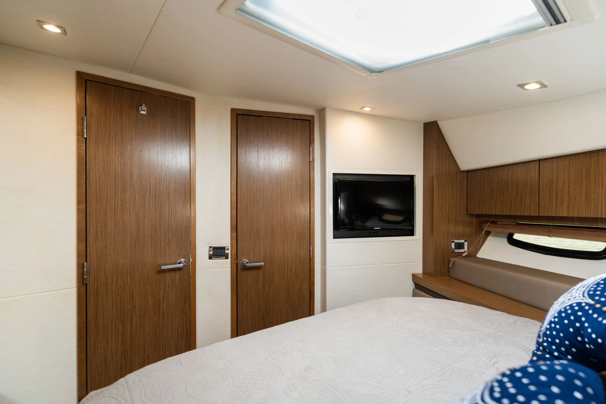 2017 Sea Ray SUNDANCER 510 Image Thumbnail #37