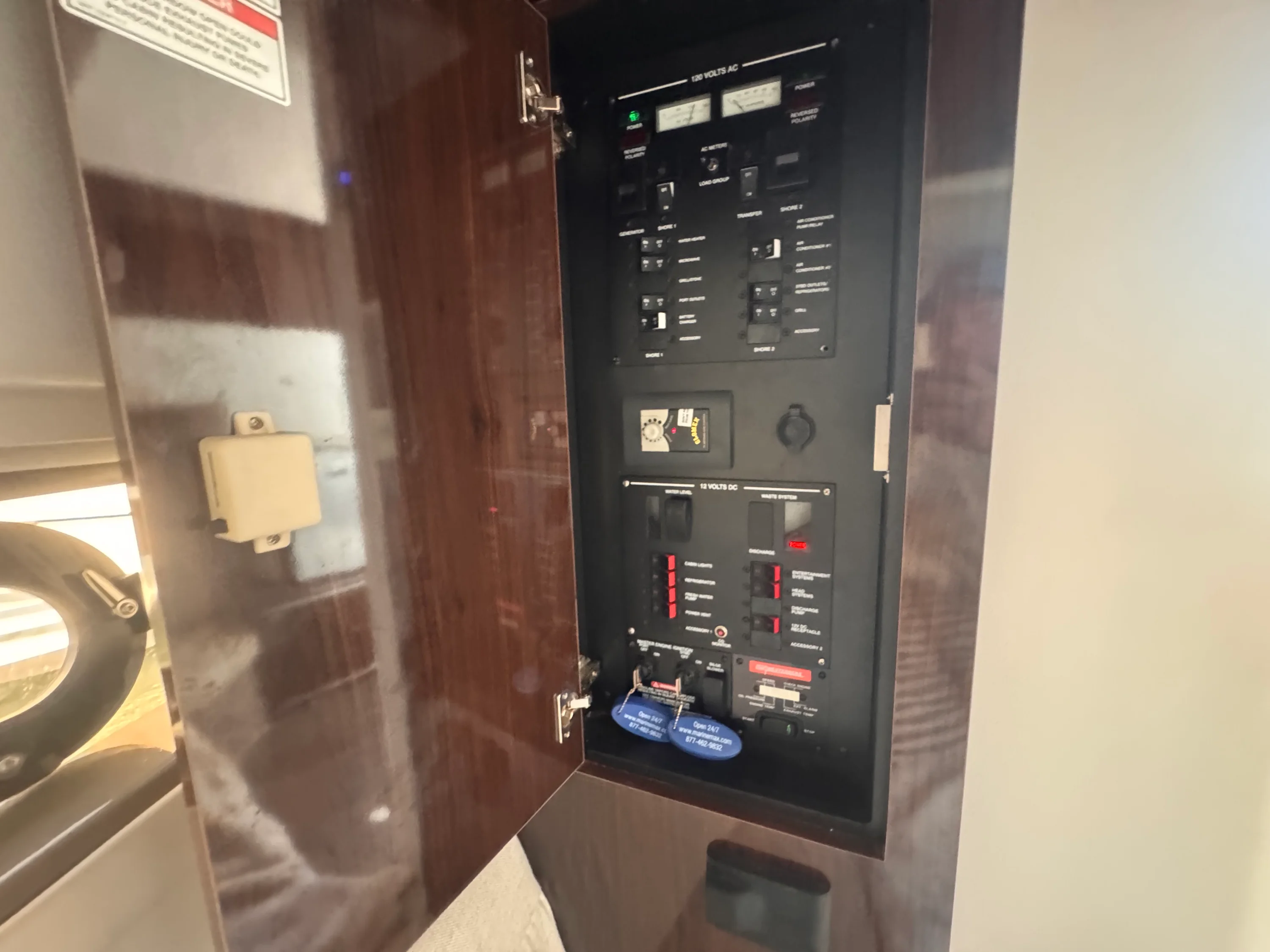 2019 Sea Ray 320 SUNDANCER Image Thumbnail #28