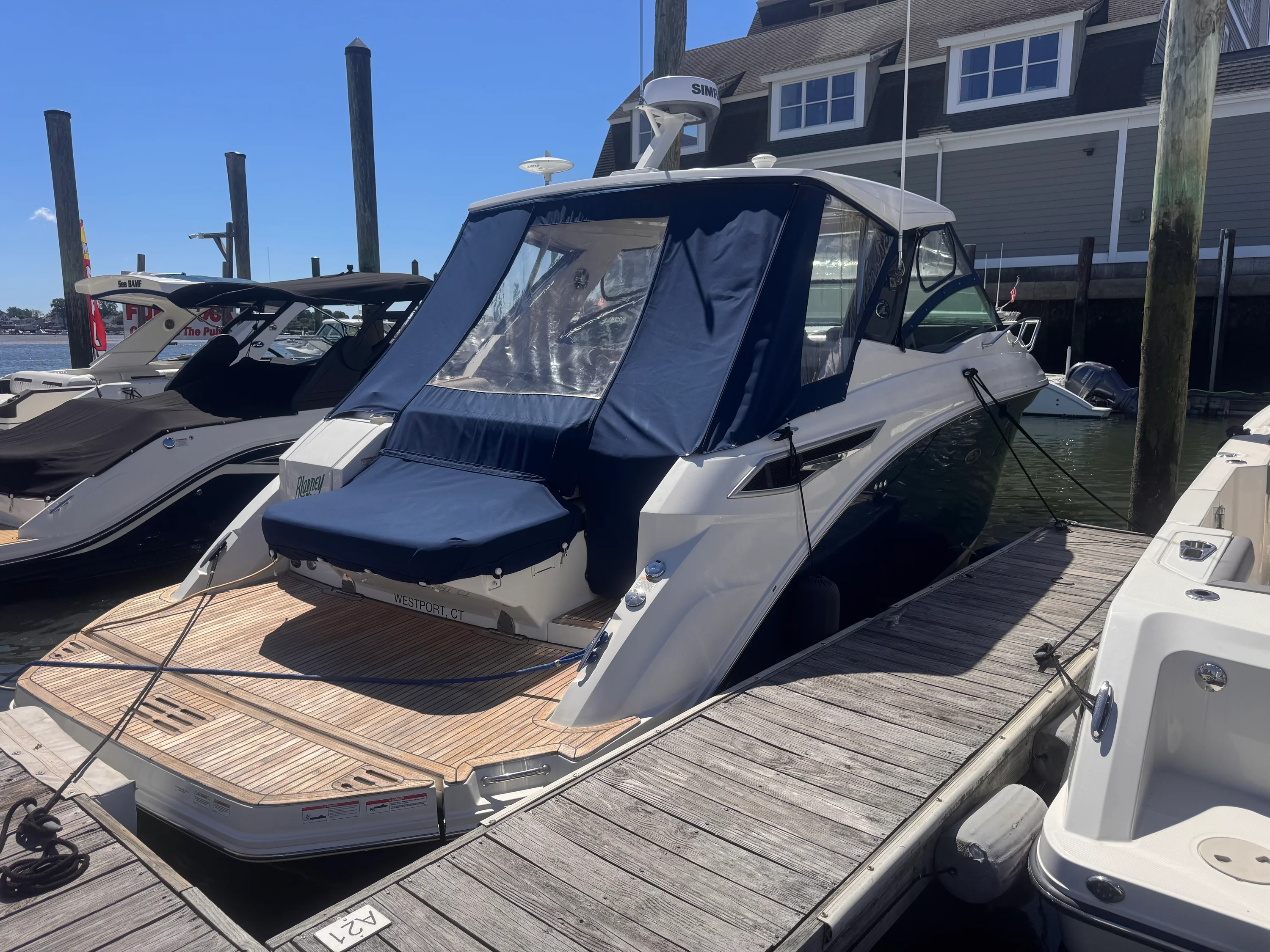 2019 Sea Ray 320 SUNDANCER Image Thumbnail #4