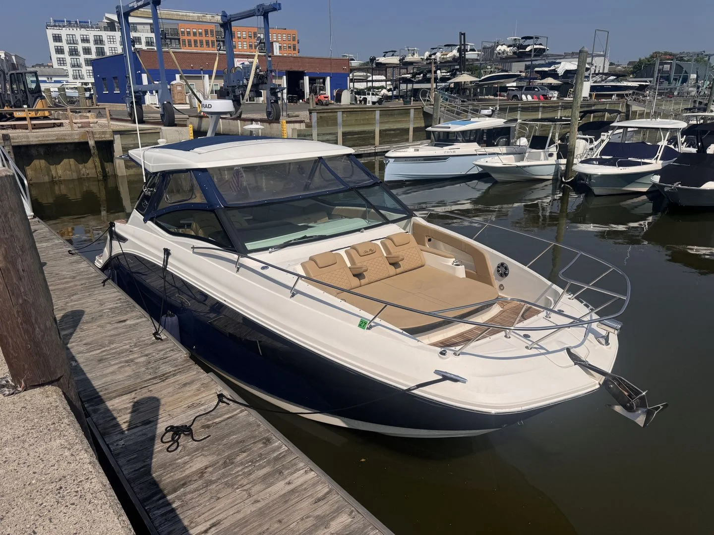 2019 Sea Ray 320 SUNDANCER Image Thumbnail #1