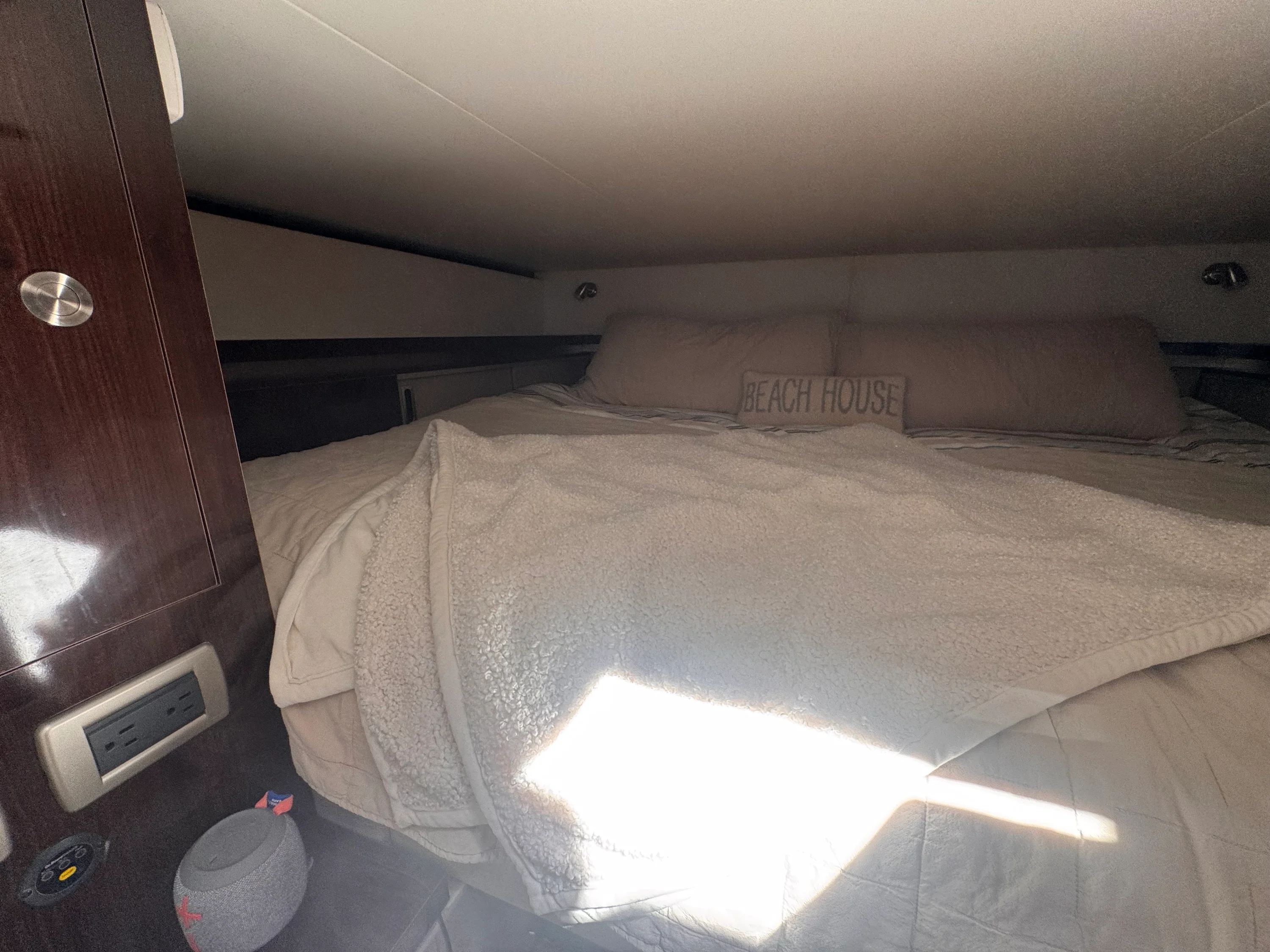 2019 Sea Ray 320 SUNDANCER Image Thumbnail #21