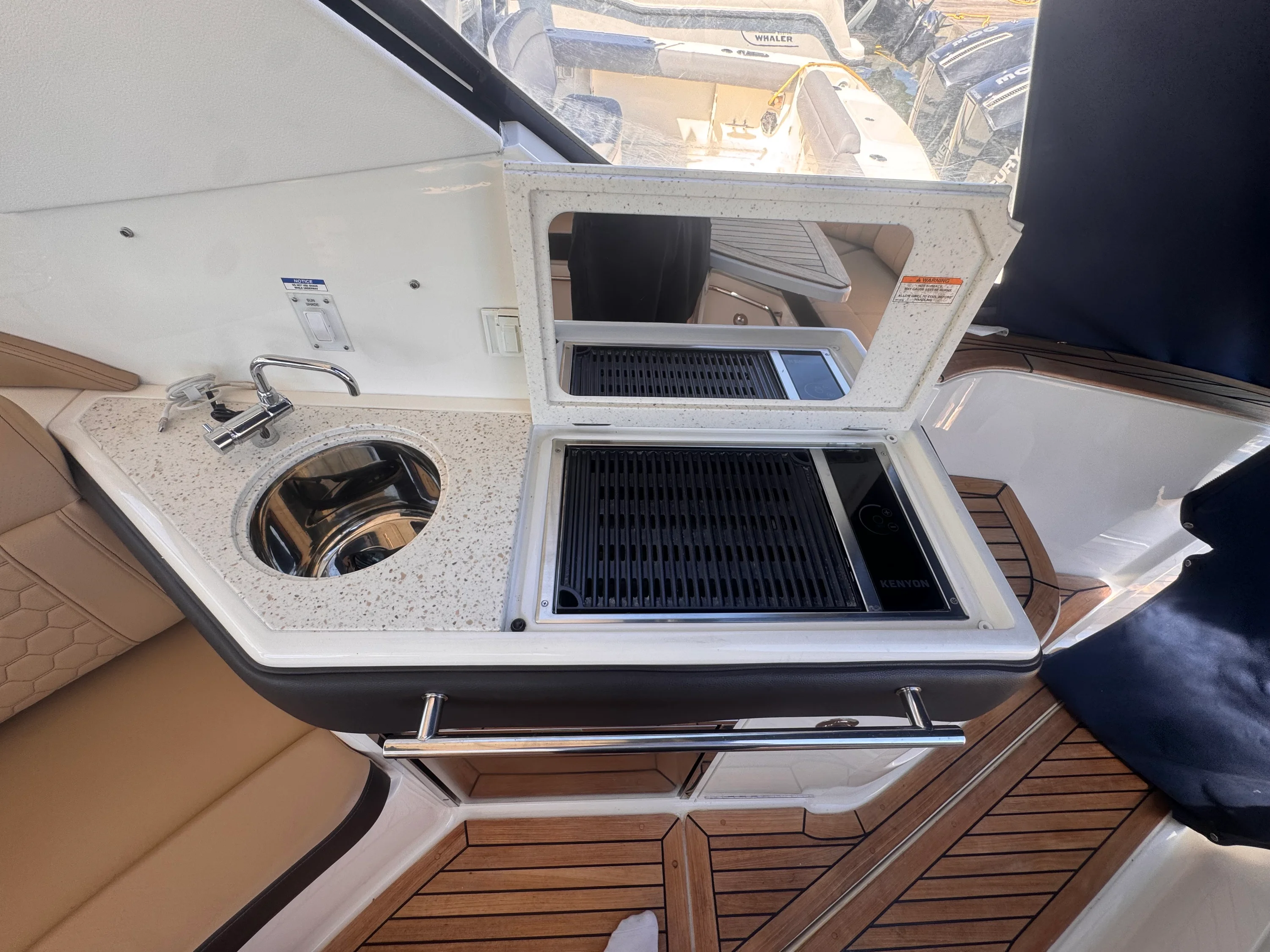 2019 Sea Ray 320 SUNDANCER Image Thumbnail #13