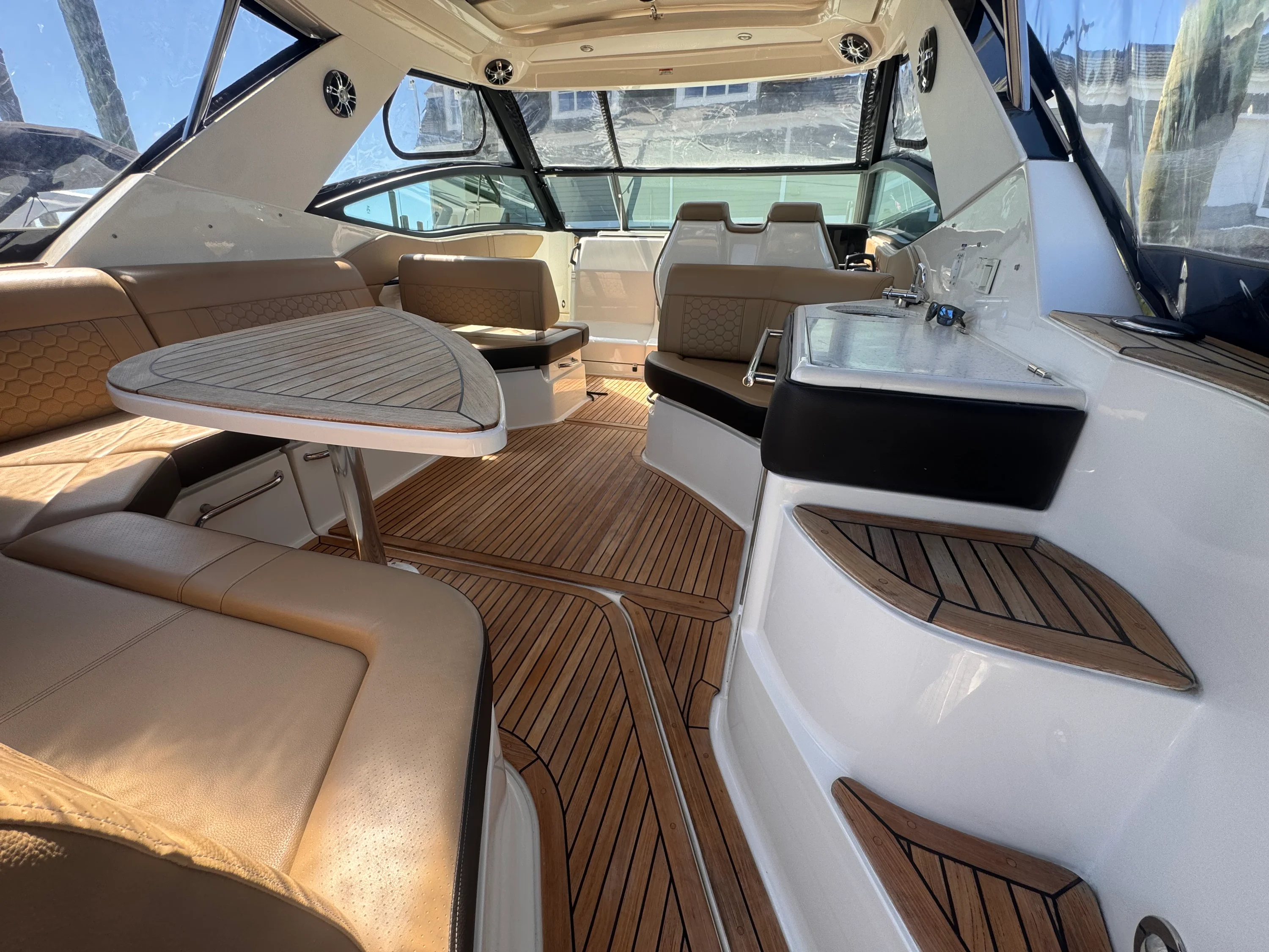2019 Sea Ray 320 SUNDANCER Image Thumbnail #7