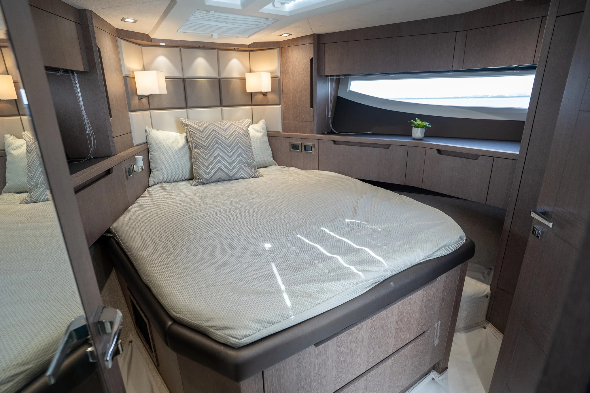 2022 Galeon 510 SKY Image Thumbnail #25