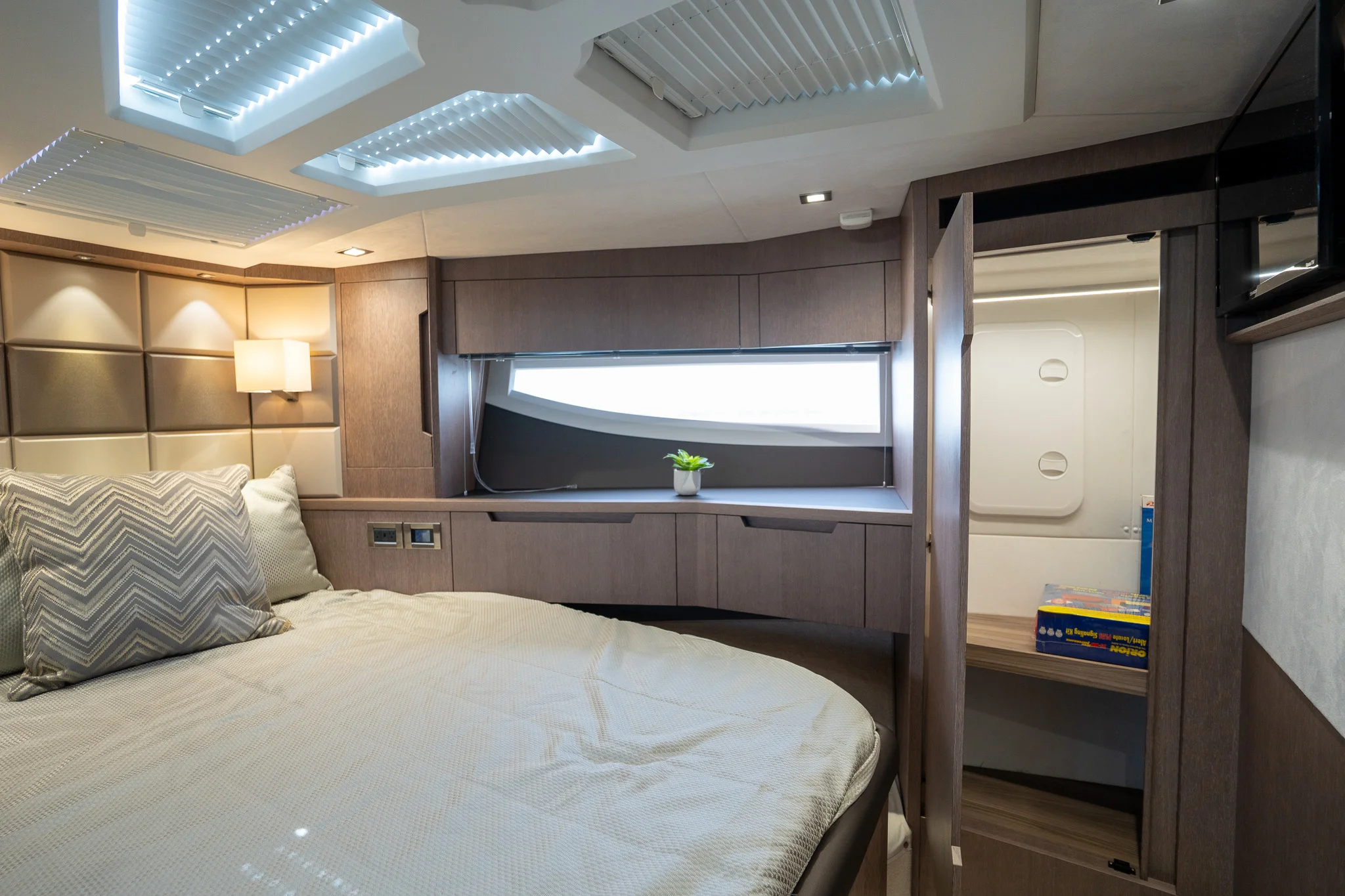 2022 Galeon 510 SKY Image Thumbnail #29