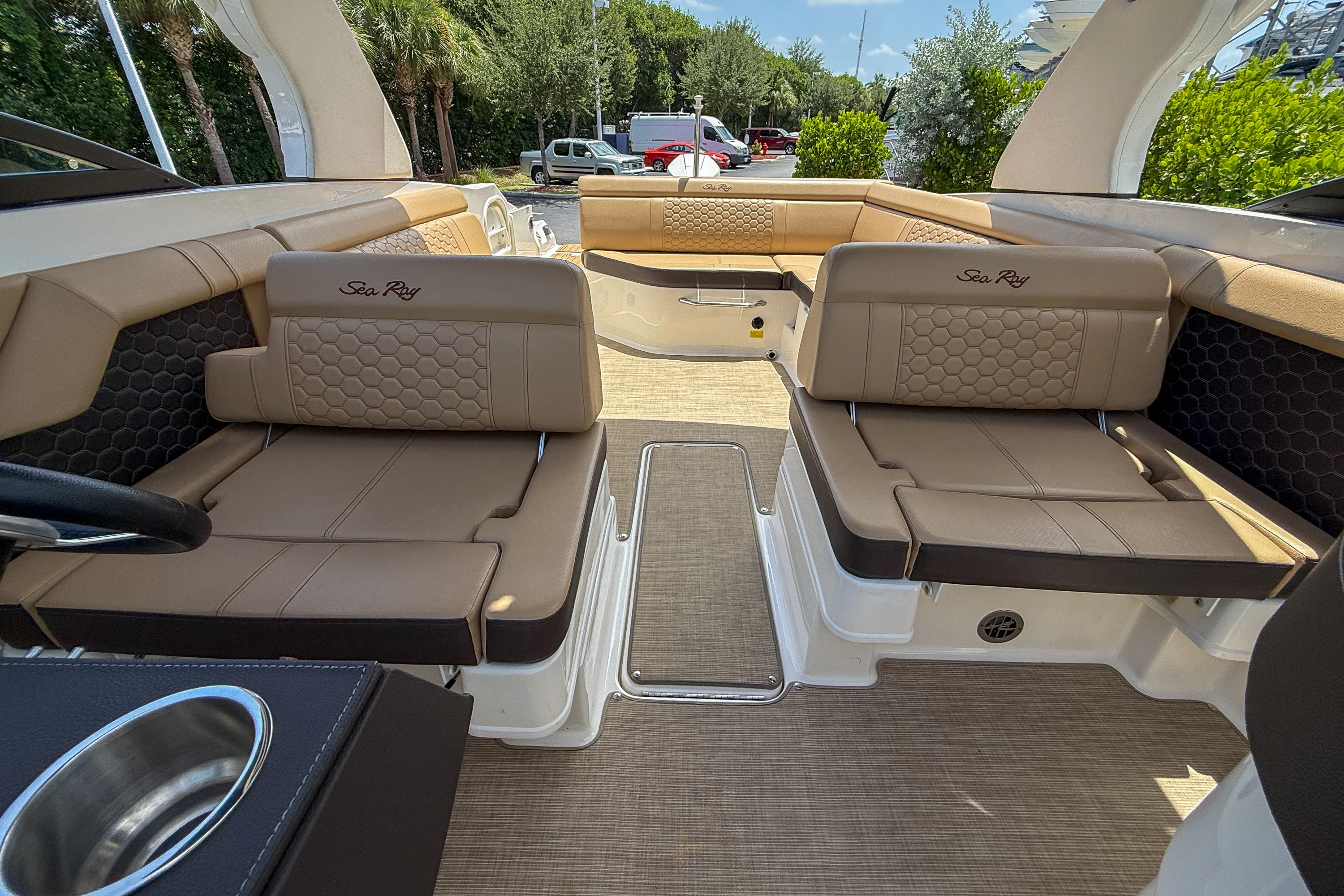 2019 Sea Ray 270 SDX-OB Image Thumbnail #14
