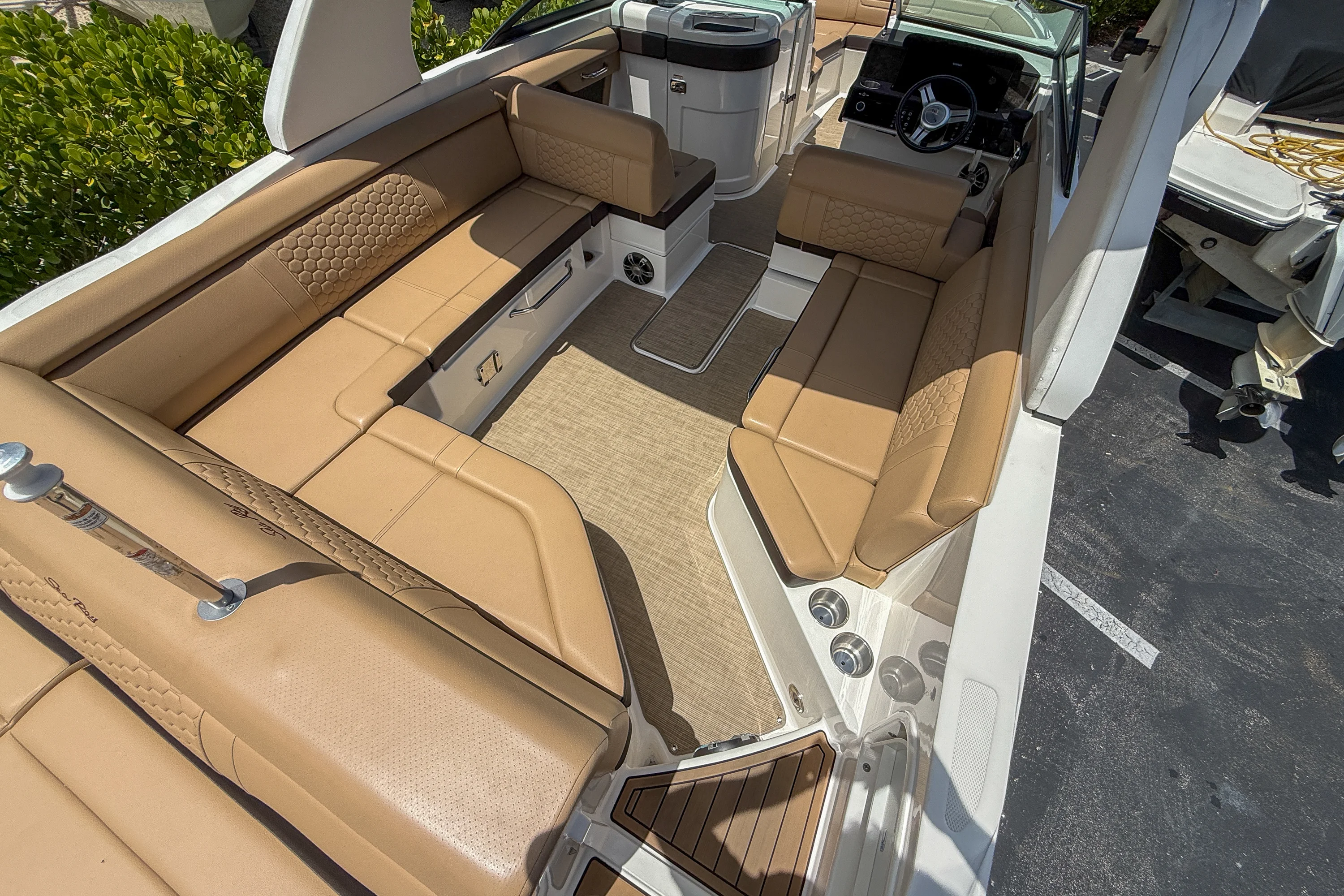 2019 Sea Ray 270 SDX-OB Image Thumbnail #7